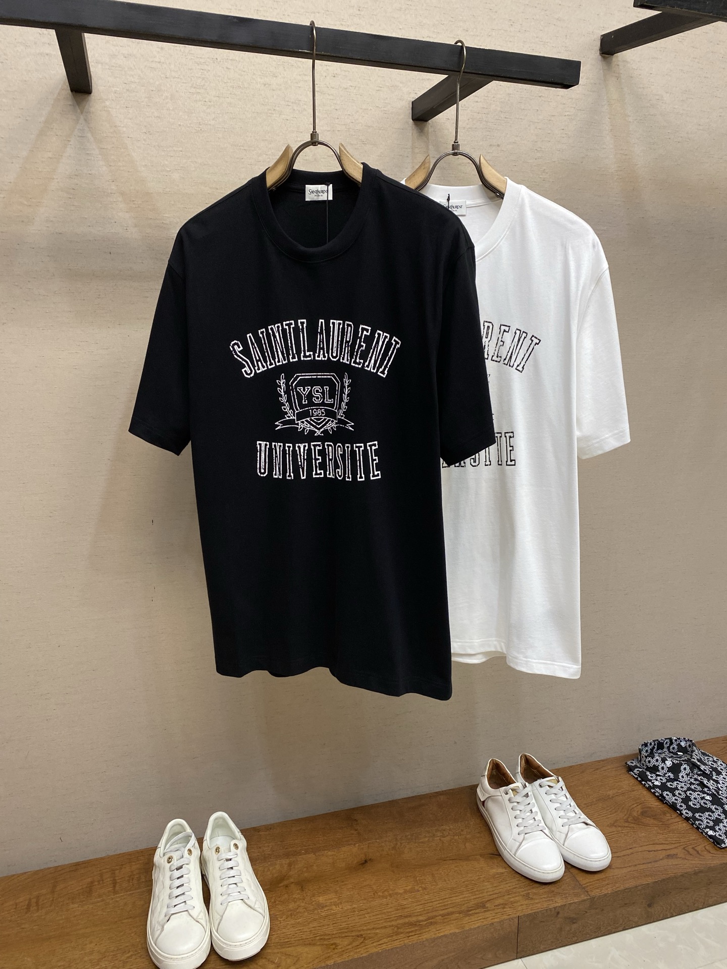 🌟🌟Sloro Piana，圣罗兰夏装新款宽松圆领短袖 logo字母印花设计 柔软透气舒适面料 男女同款
