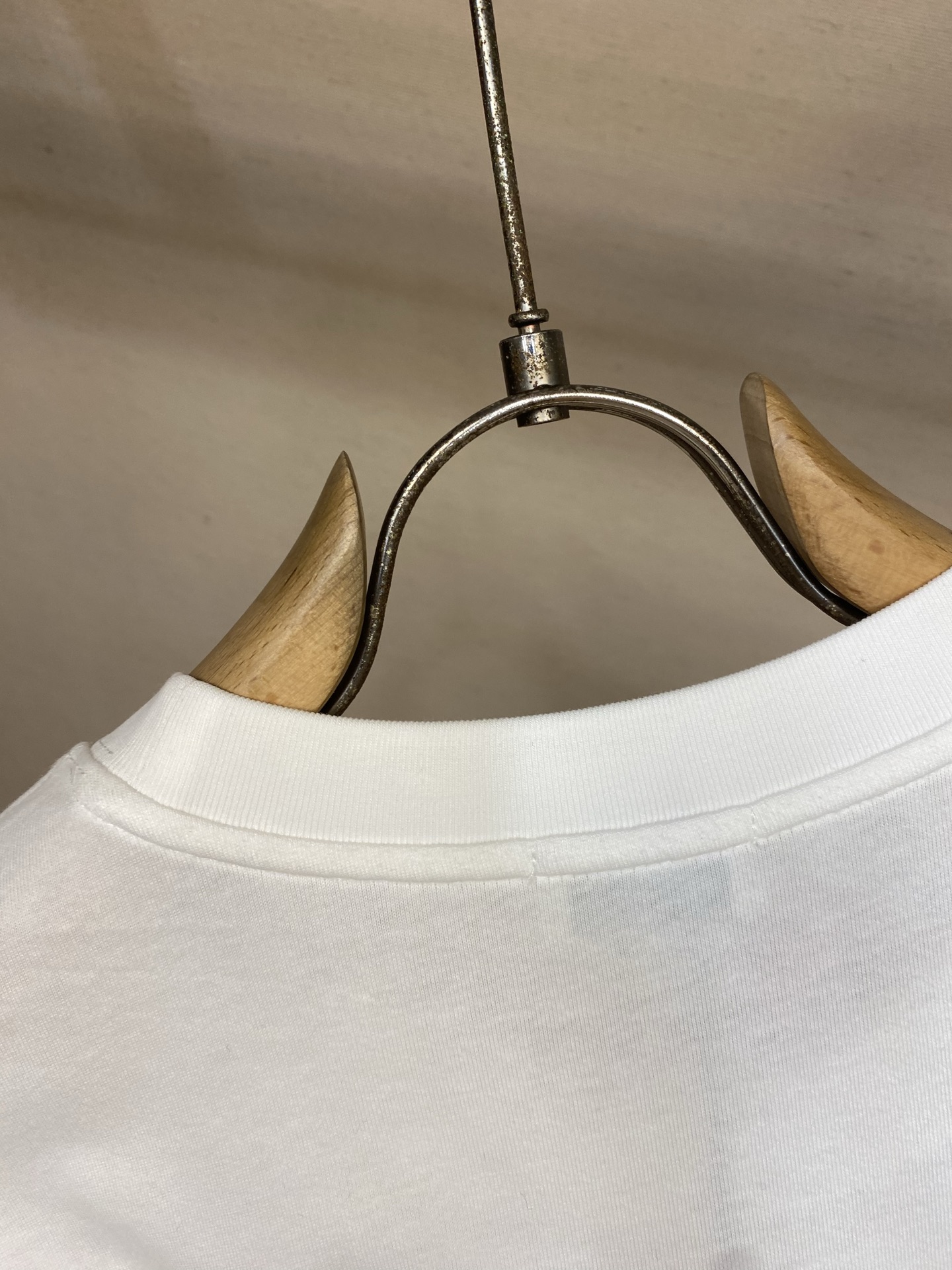 🌟🌟Sloro Piana，圣罗兰夏装新款宽松圆领短袖 logo字母印花设计 柔软透气舒适面料 男女同款