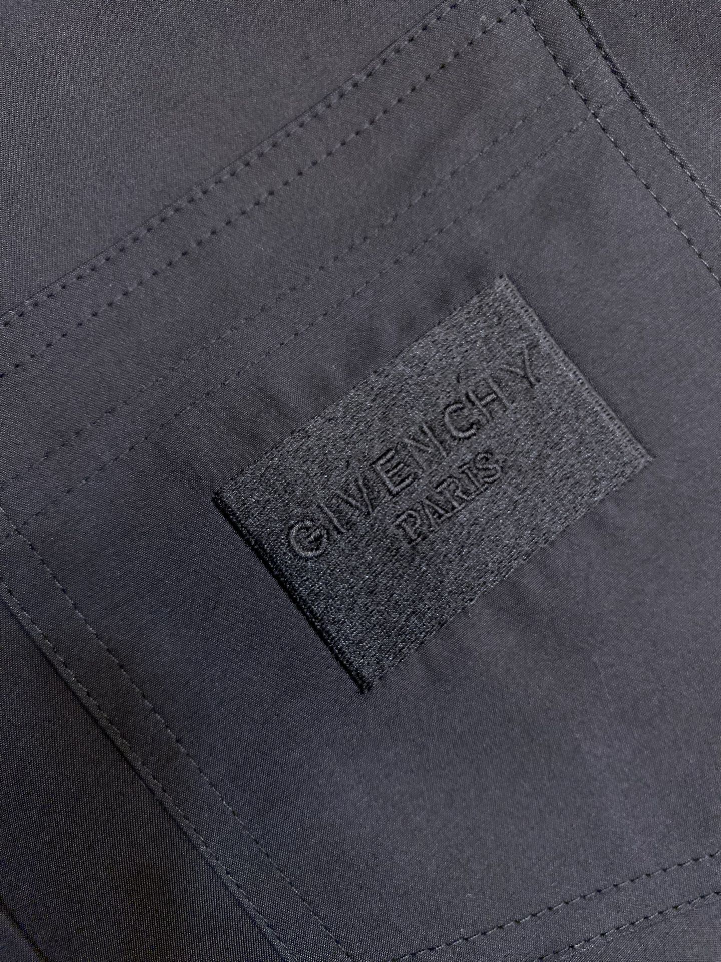 🌟🌟Givenchy，纪梵希宽松短袖衬衫外套 口袋logo刺绣 定做刻字五金 可单穿或叠搭 男女同款尺码