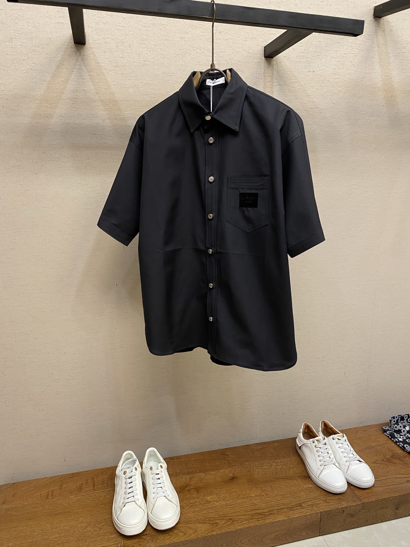 🌟🌟Givenchy，纪梵希宽松短袖衬衫外套 口袋logo刺绣 定做刻字五金 可单穿或叠搭 男女同款尺码