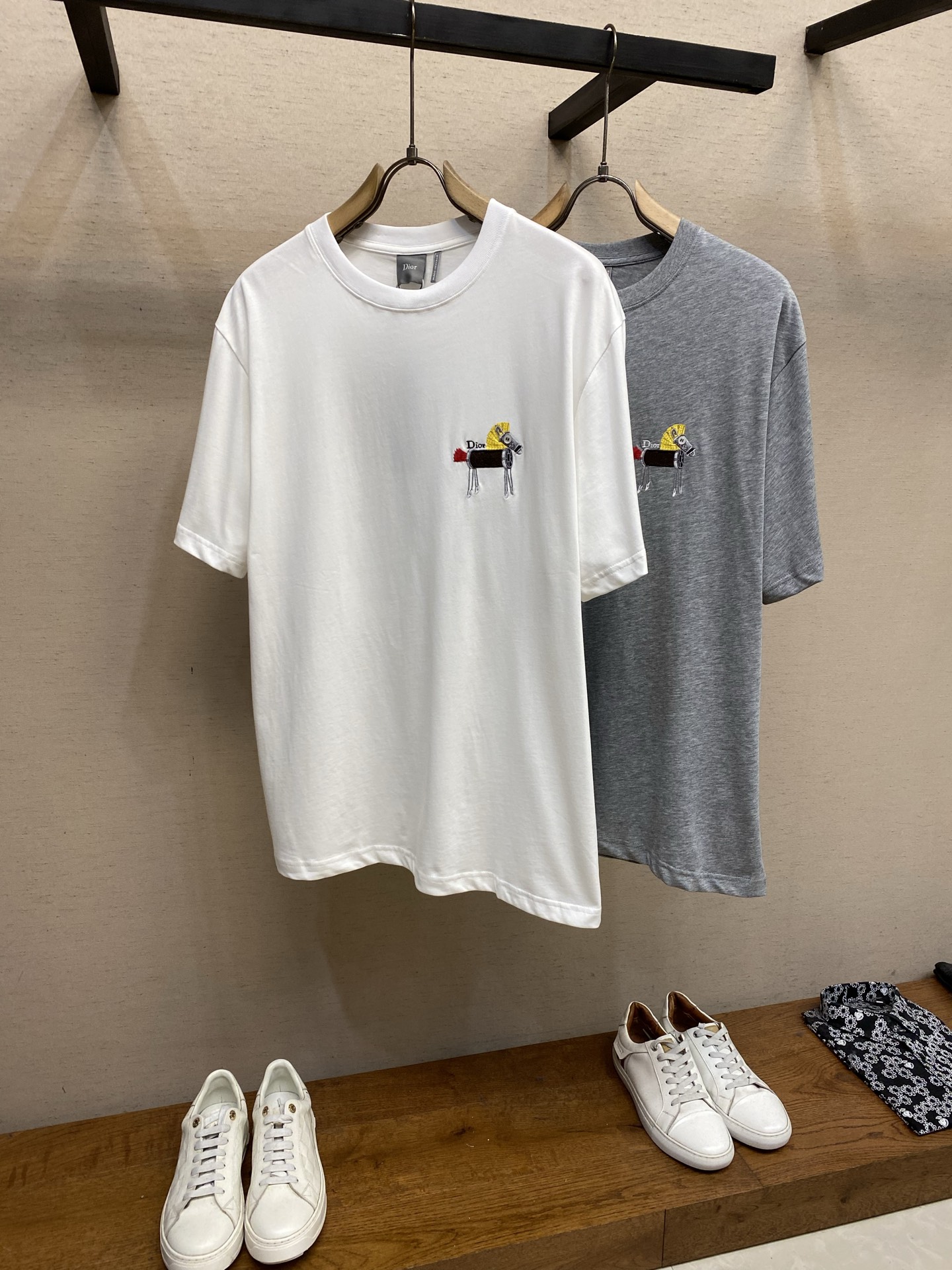 🌟🌟Dior ，棉质平纹针织圆领小马刺绣短袖T恤正品7500购入 40支双纱爽棉200克 1*1双纱罗纹