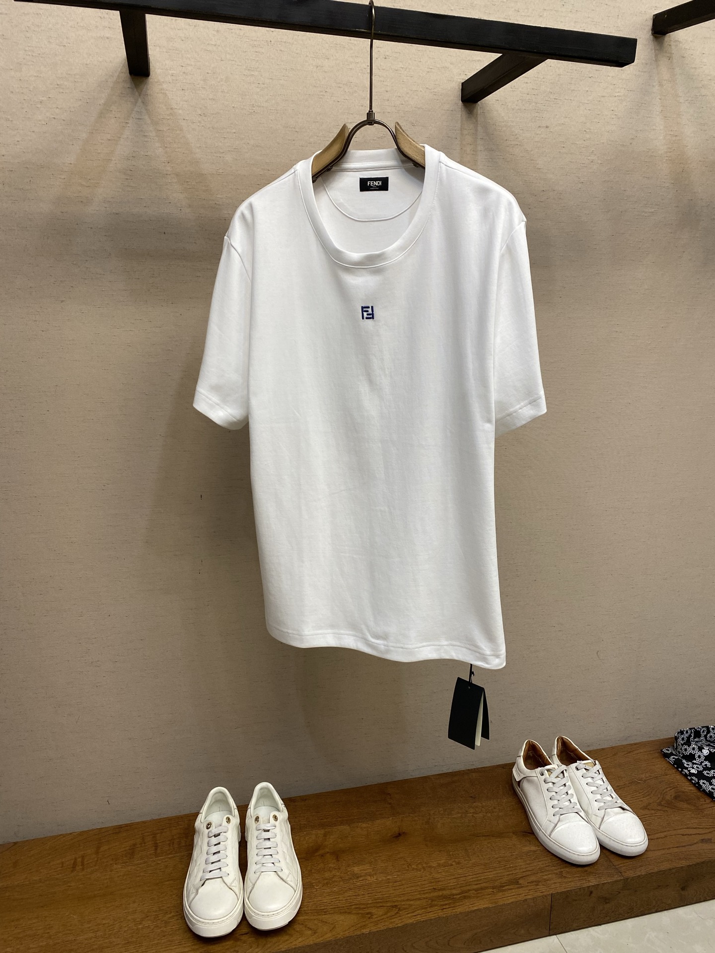 🌟🌟Fendi，圆领徽标刺绣短袖棉质T恤 正品5800购入 马丁双面全棉面料250克 进口刺绣 面料酵洗