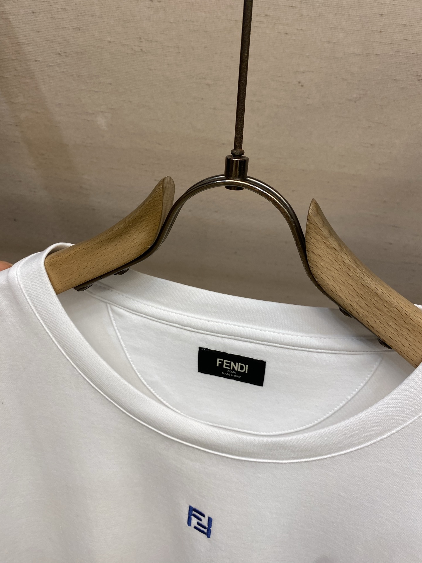 🌟🌟Fendi，圆领徽标刺绣短袖棉质T恤 正品5800购入 马丁双面全棉面料250克 进口刺绣 面料酵洗