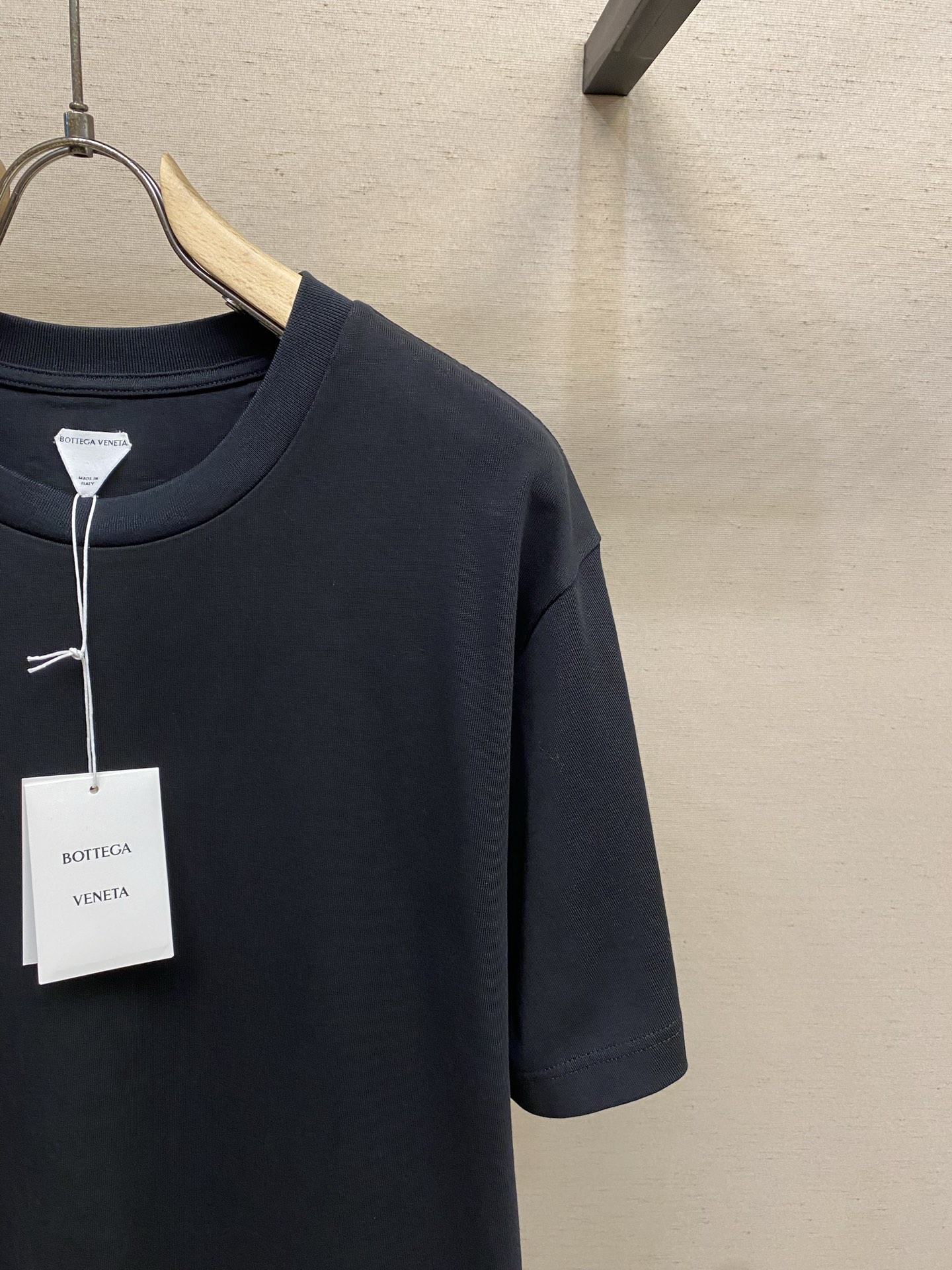 🌟🌟 BV，2026SS 圆领套头棉质os宽松版型T恤背部饰有“Bottega Veneta Artig