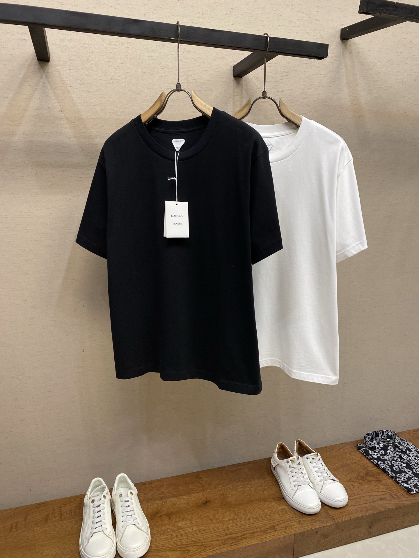 🌟🌟 BV，2026SS 圆领套头棉质os宽松版型T恤背部饰有“Bottega Veneta Artig