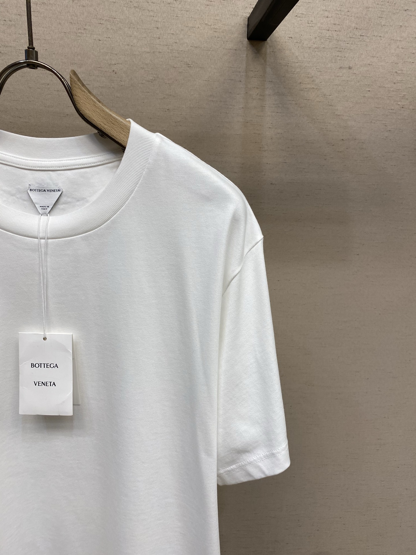🌟🌟 BV，2026SS 圆领套头棉质os宽松版型T恤背部饰有“Bottega Veneta Artig