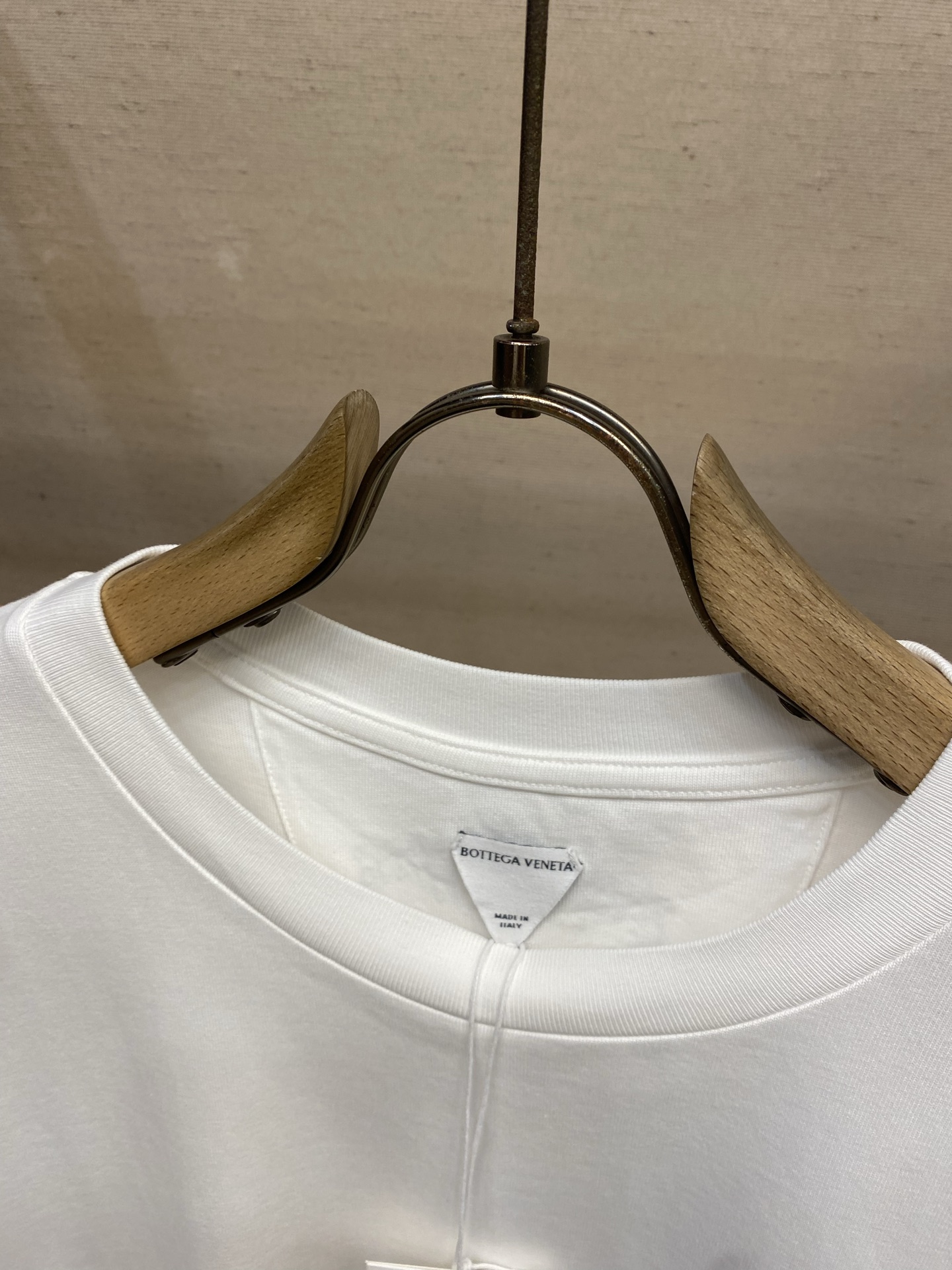 🌟🌟 BV，2026SS 圆领套头棉质os宽松版型T恤背部饰有“Bottega Veneta Artig