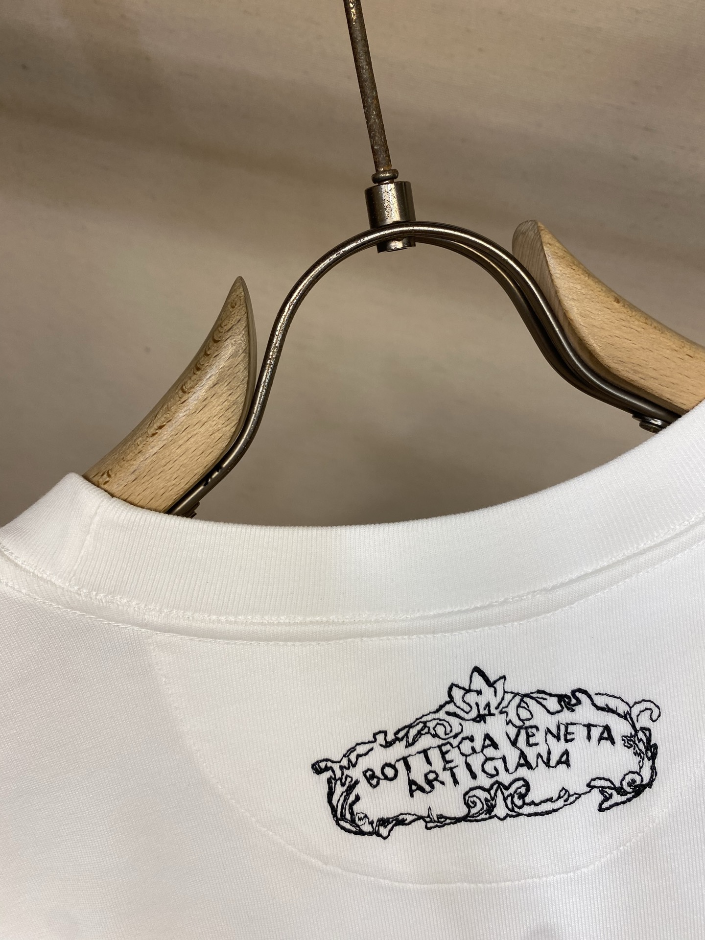 🌟🌟 BV，2026SS 圆领套头棉质os宽松版型T恤背部饰有“Bottega Veneta Artig