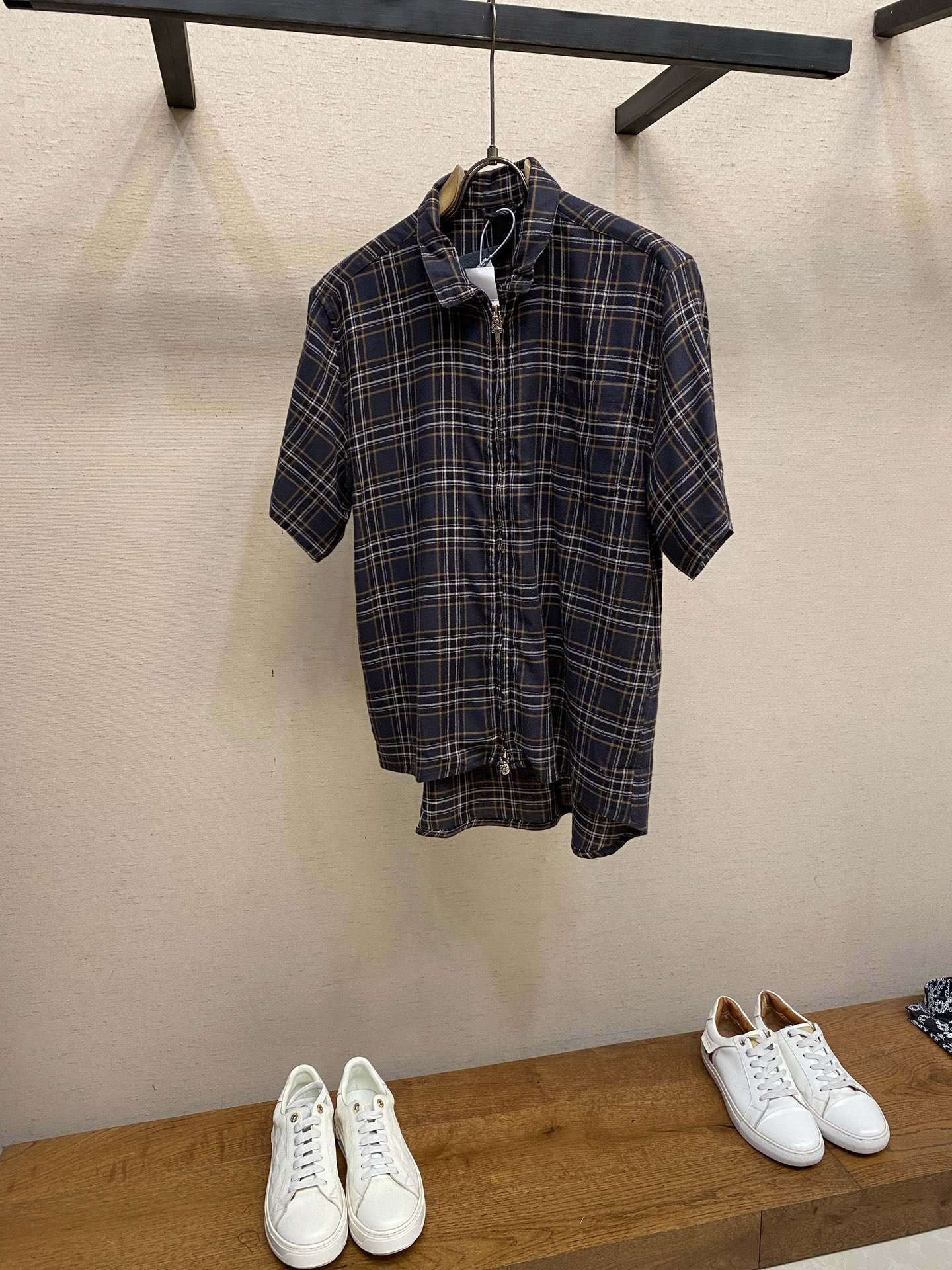 NO:775292,,Chrome Hearts26SS flange zipper plaid shirt, genuine 8847 purchased and developed, customized 32-count plaid fabric, hand-made overlocking, positioning cutting bed, customized 11 zippers, customized 11 trademarks, size S-XL,,chrome hearts,shirts,19860909,Chrome Hearts26SS法兰泽拉链格子衬衫 正品8847购入开发 定制32支格纹面料 手工包缝 定位裁床 定制11拉链 定制11商标 尺码S-XL,,chrome hearts,shirts,,Men's clothing