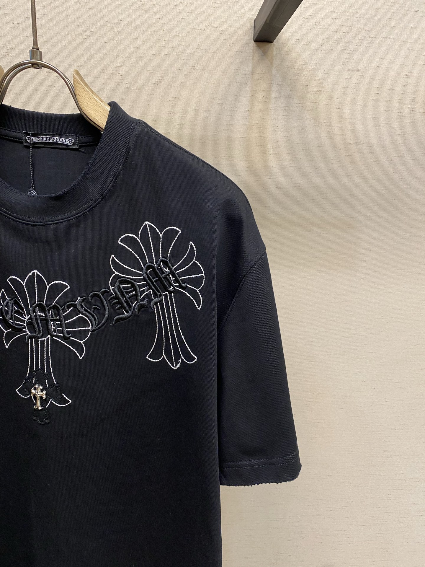 🌟🌟，Chrome Hearts克罗心新款 重磅高克重纯棉面料 重工十字架logo刺绣 宽松圆领短袖 男