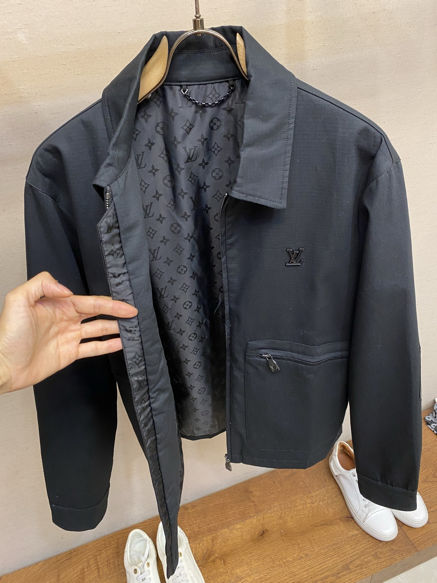 🌟🌟1V，驴家 高版本！26ss新款春季系列 棉质衬衫领拉链贴袋徽标长袖工装夹克外套尺码：S-XL