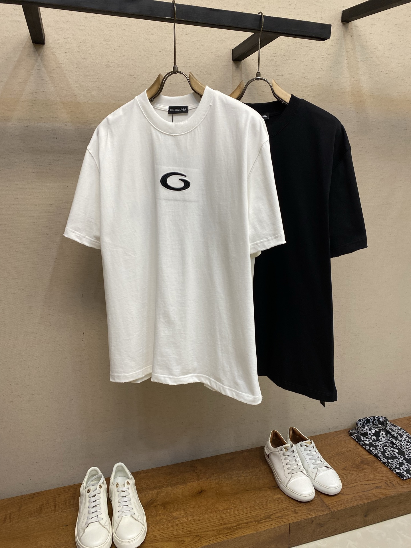 🌟🌟，Balenciaga 巴黎世家新款高克重纯棉圆领短袖 重工刺绣 宽松版型 男女同款尺码：XS-LS