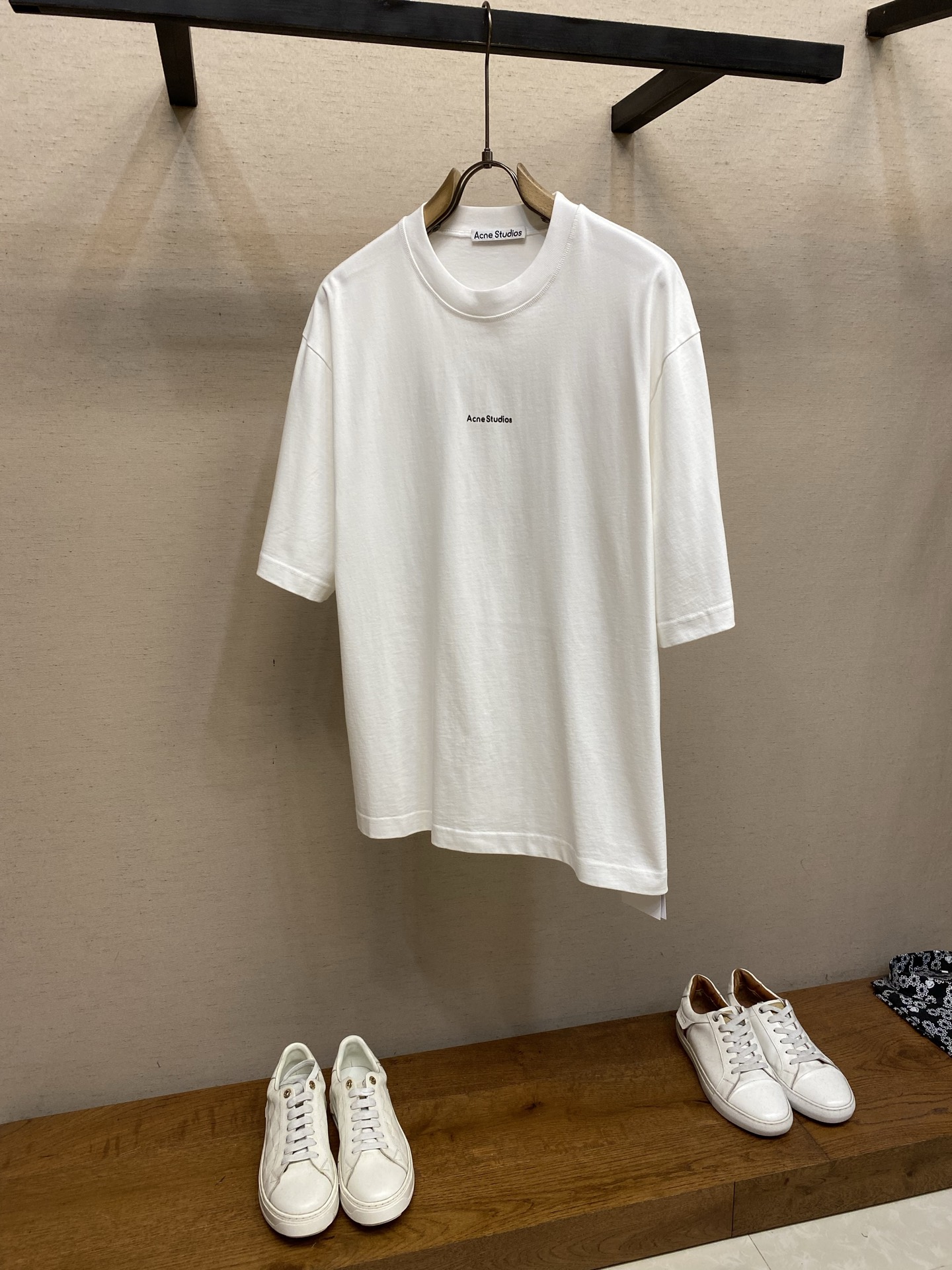 NO:835712,,Acne studios logo printed logo pure cotton high quality short-sleeved Tee, loose fit, same style for men and women, sizes S-XL,,acne studios,dior,T-shirt,19860909,Acne studios徽标印花Logo纯棉高质量短袖Tee 宽松版型 男女同款 尺码S-XL,,acne studios,dior,T-shirt,,Men's clothing