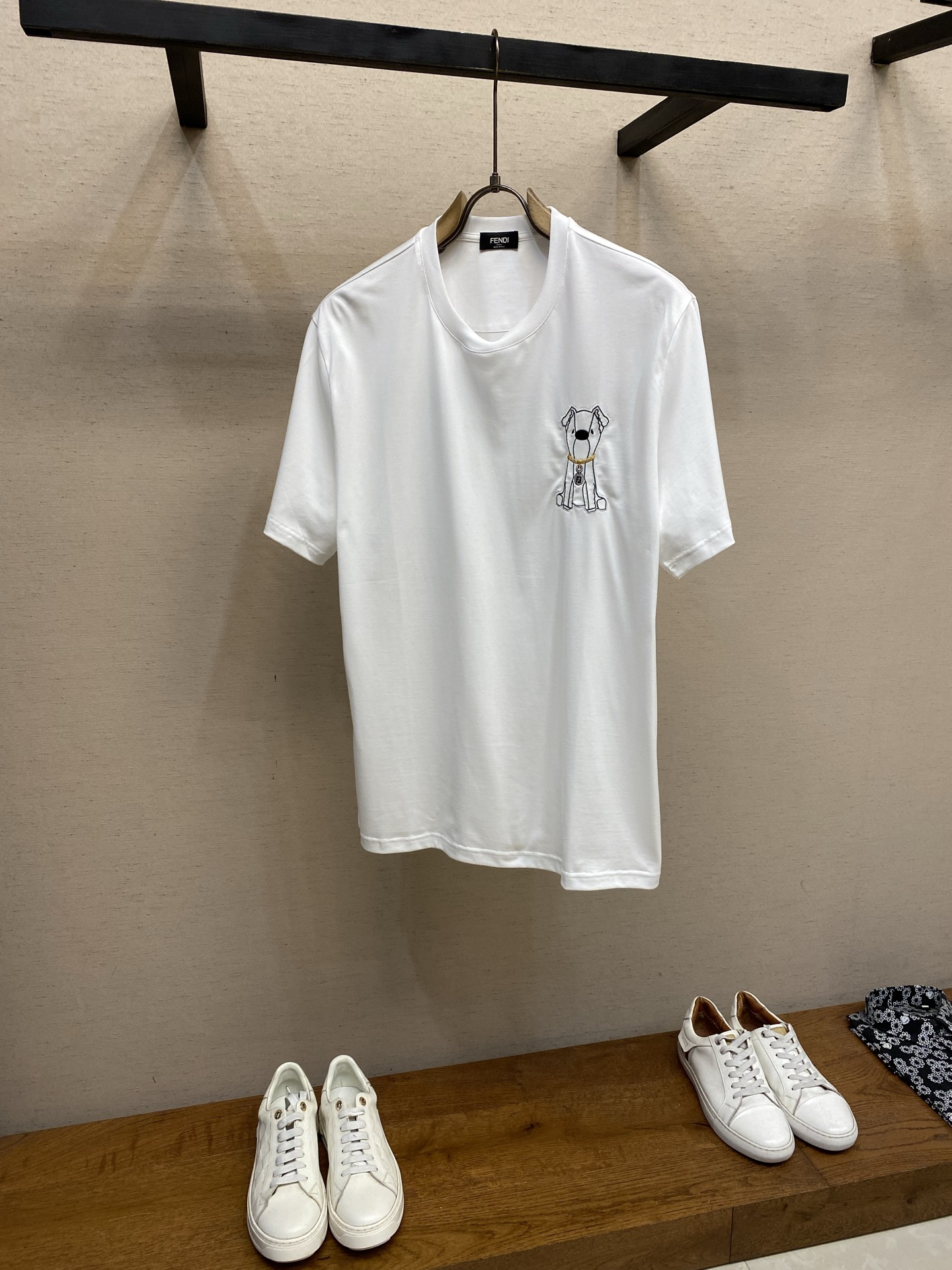 🌟🌟Fendi,新款短袖yyds😍 日常出门闭眼搭 定制纯棉弹力棉面料短袖T恤 魅力在于创造了简约奢华感的时尚,随意搭 🌟🌟Fendi,新款短袖yyds😍 日常出门闭眼搭 定制纯棉弹力棉面料短袖T恤 魅力在于创造了简约奢华感的时尚,随意搭