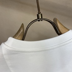 🌟🌟Fendi,新款短袖yyds😍 日常出门闭眼搭 定制纯棉弹力棉面料短袖T恤 魅力在于创造了简约奢华感的时尚,随意搭 🌟🌟Fendi,新款短袖yyds😍 日常出门闭眼搭 定制纯棉弹力棉面料短袖T恤 魅力在于创造了简约奢华感的时尚,随意搭