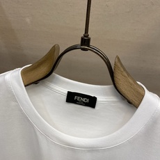 🌟🌟Fendi,新款短袖yyds😍 日常出门闭眼搭 定制纯棉弹力棉面料短袖T恤 魅力在于创造了简约奢华感的时尚,随意搭 🌟🌟Fendi,新款短袖yyds😍 日常出门闭眼搭 定制纯棉弹力棉面料短袖T恤 魅力在于创造了简约奢华感的时尚,随意搭