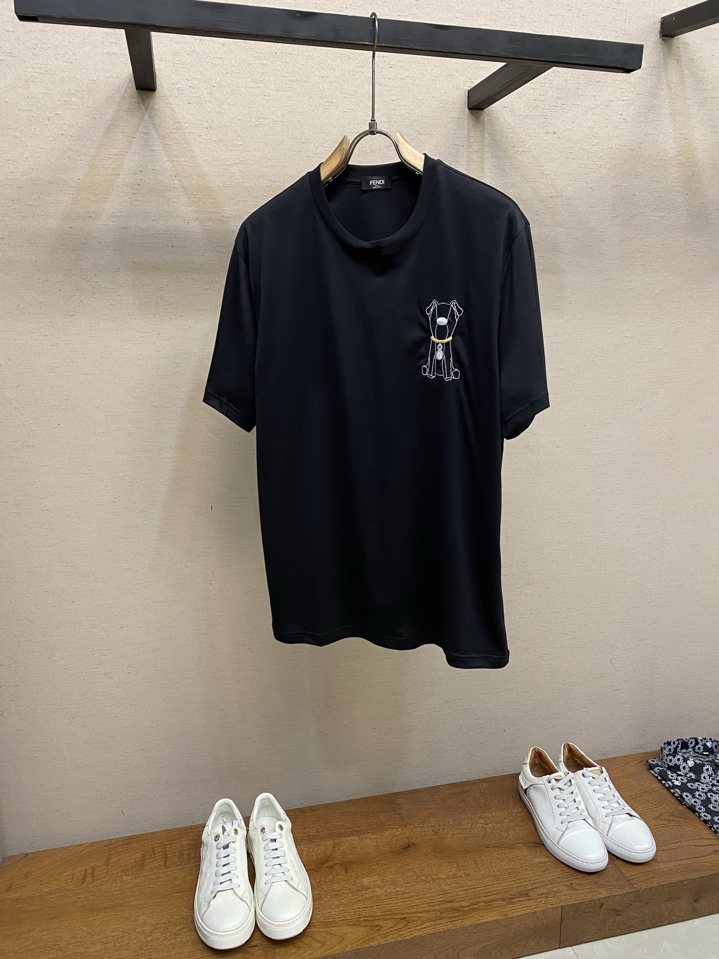 🌟🌟Fendi,新款短袖yyds😍 日常出门闭眼搭 定制纯棉弹力棉面料短袖T恤 魅力在于创造了简约奢华感的时尚,随意搭 🌟🌟Fendi,新款短袖yyds😍 日常出门闭眼搭 定制纯棉弹力棉面料短袖T恤 魅力在于创造了简约奢华感的时尚,随意搭