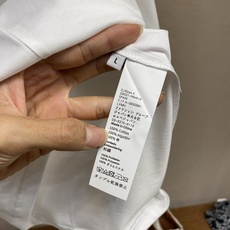 🌟🌟Loewe,新款短袖yyds😍 日常出门闭眼搭 定制纯棉弹力棉面料短袖T恤 魅力在于创造了简约奢华感的时尚,随意搭 🌟🌟Loewe,新款短袖yyds😍 日常出门闭眼搭 定制纯棉弹力棉面料短袖T恤 魅力在于创造了简约奢华感的时尚,随意搭