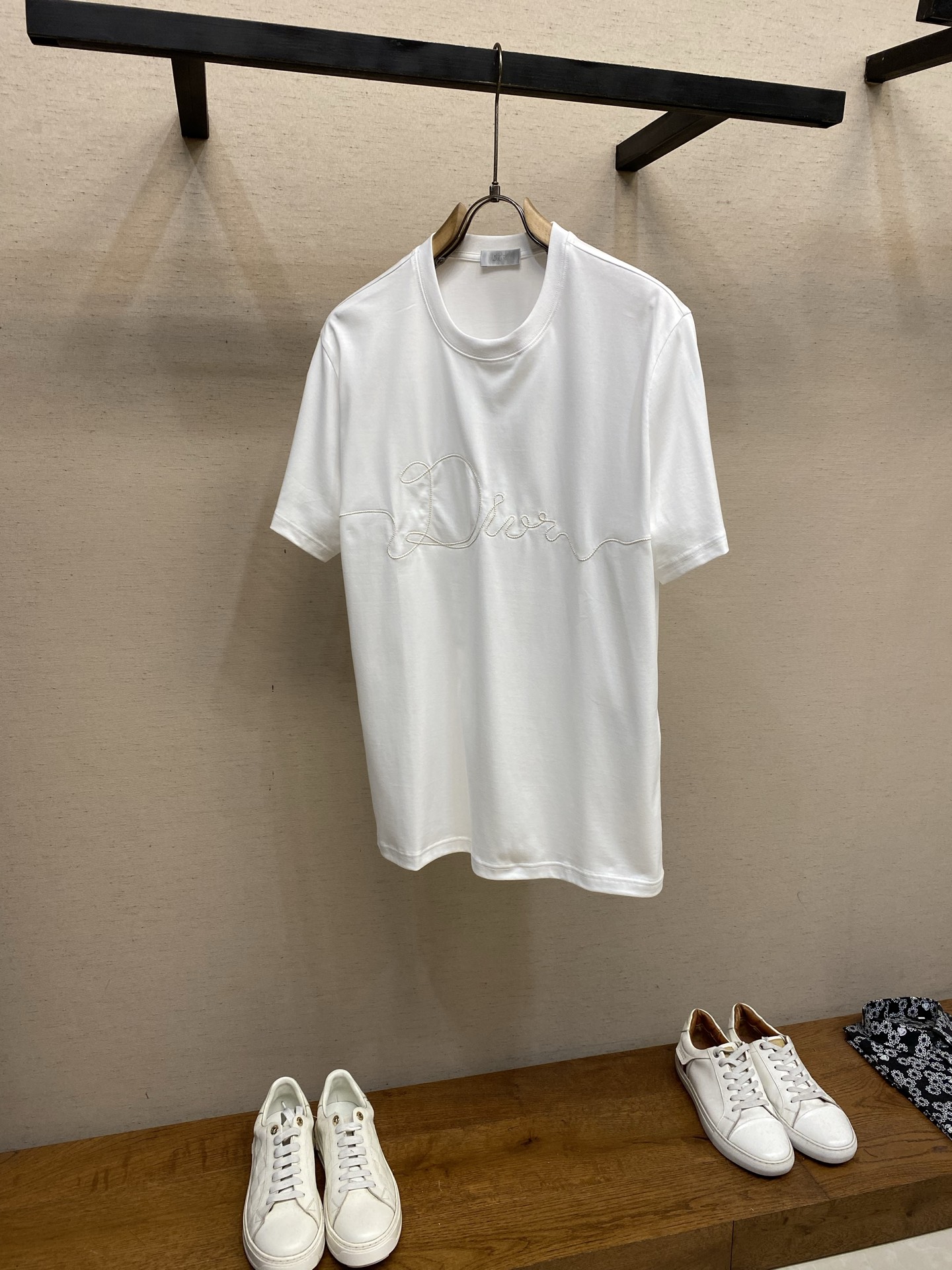 🌟🌟Dior,新款短袖yyds😍 日常出门闭眼搭 定制纯棉弹力棉面料短袖T恤 魅力在于创造了简约奢华感的时尚,随意搭配 🌟🌟Dior,新款短袖yyds😍 日常出门闭眼搭 定制纯棉弹力棉面料短袖T恤 魅力在于创造了简约奢华感的时尚,随意搭配
