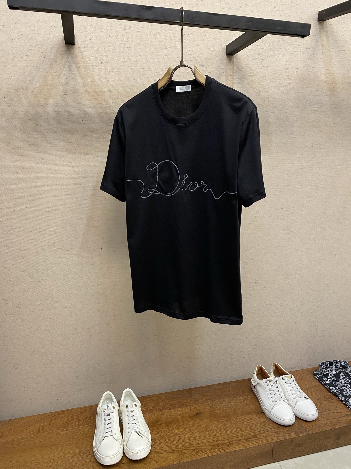 🌟🌟Dior,新款短袖yyds😍 日常出门闭眼搭 定制纯棉弹力棉面料短袖T恤 魅力在于创造了简约奢华感的时尚,随意搭配 🌟🌟Dior,新款短袖yyds😍 日常出门闭眼搭 定制纯棉弹力棉面料短袖T恤 魅力在于创造了简约奢华感的时尚,随意搭配