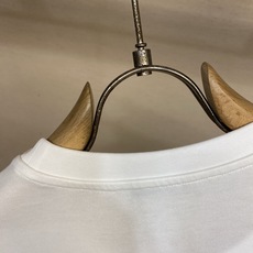 🌟🌟Loewe,新款短袖yyds😍 日常出门闭眼搭 定制纯棉弹力棉面料短袖T恤 魅力在于创造了简约奢华感的时尚,随意搭 🌟🌟Loewe,新款短袖yyds😍 日常出门闭眼搭 定制纯棉弹力棉面料短袖T恤 魅力在于创造了简约奢华感的时尚,随意搭