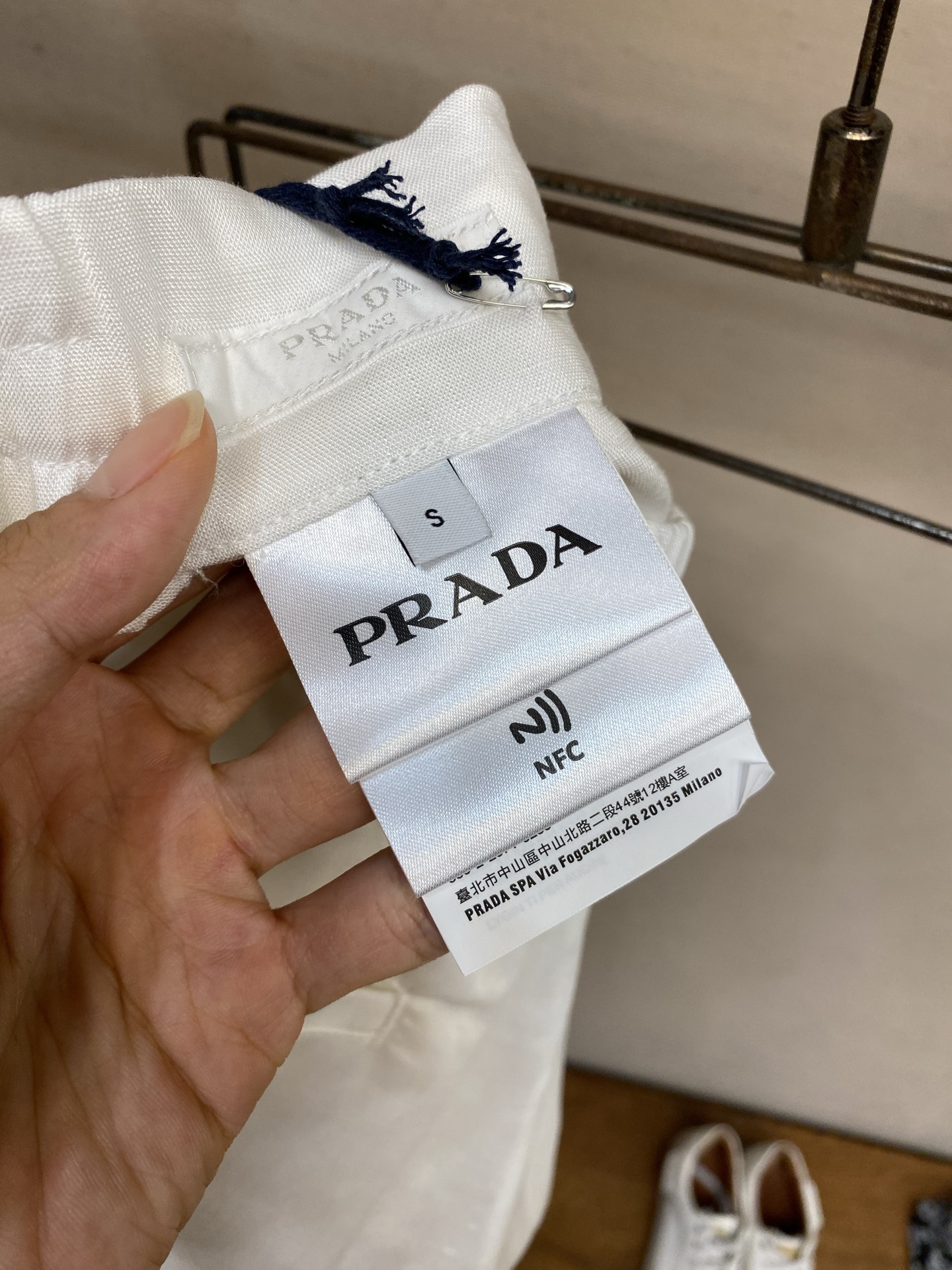 （短裤）🌟🌟Prada，亚麻套装：100％亚麻⚠️亚麻燃烧测试：亚麻属植物纤维，燃烧快，燃烧后灰烬成灰白