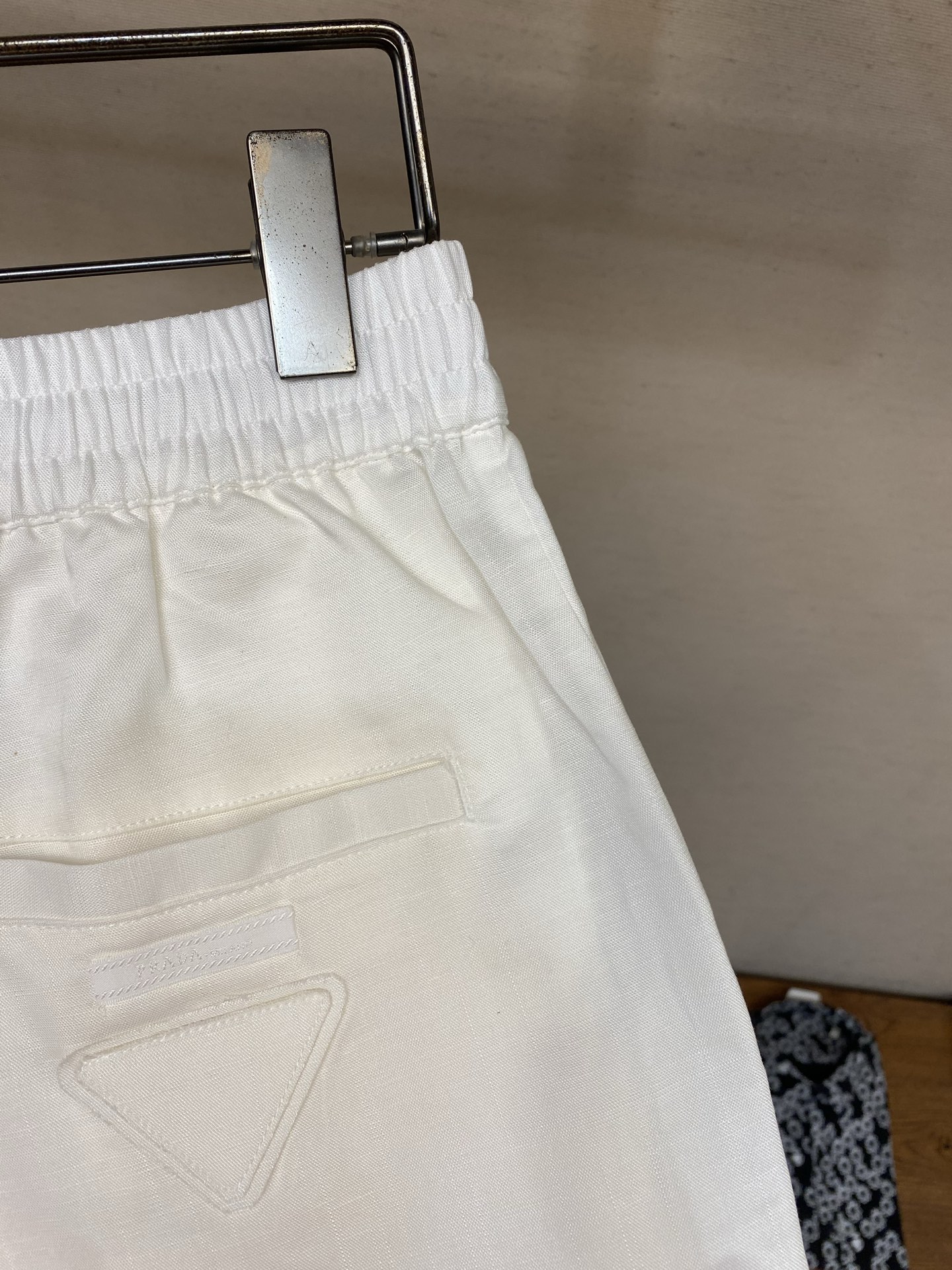 （短裤）🌟🌟Prada，亚麻套装：100％亚麻⚠️亚麻燃烧测试：亚麻属植物纤维，燃烧快，燃烧后灰烬成灰白