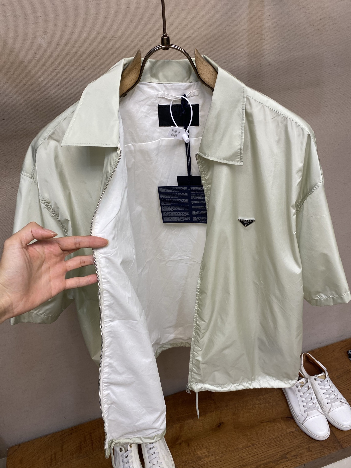 🌟🌟 Prada，三角标双层短袖尼龙衬衣尺码：S-XL