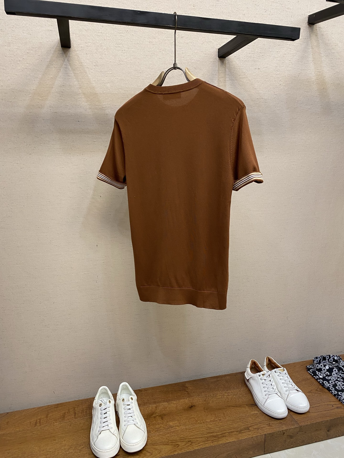 🌟🌟Loro Piana，圆领针织短袖T恤，采用高品质针织面料，柔软亲肤又透气，夏天穿超舒服 简约又有细