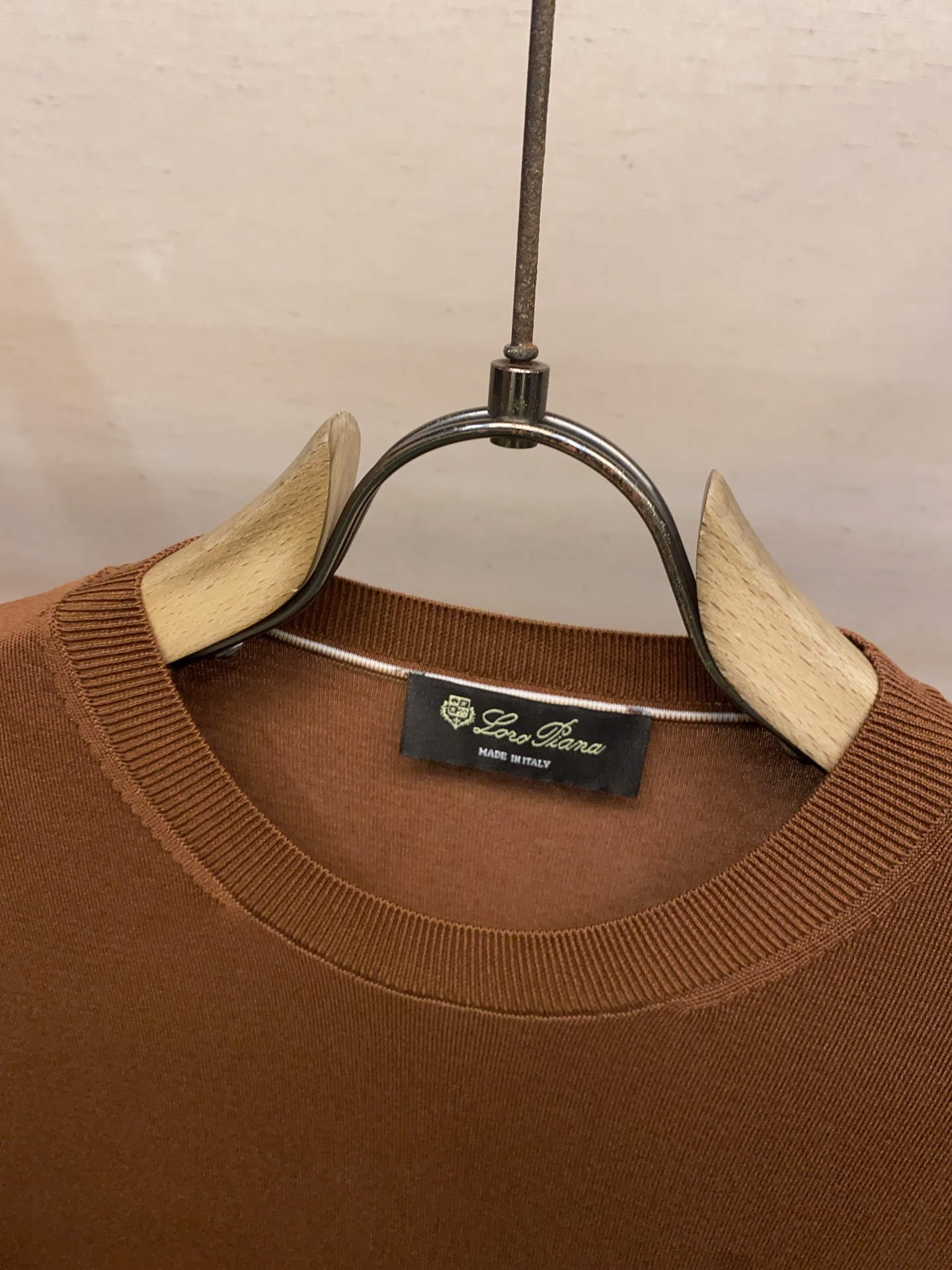 🌟🌟Loro Piana，圆领针织短袖T恤，采用高品质针织面料，柔软亲肤又透气，夏天穿超舒服 简约又有细