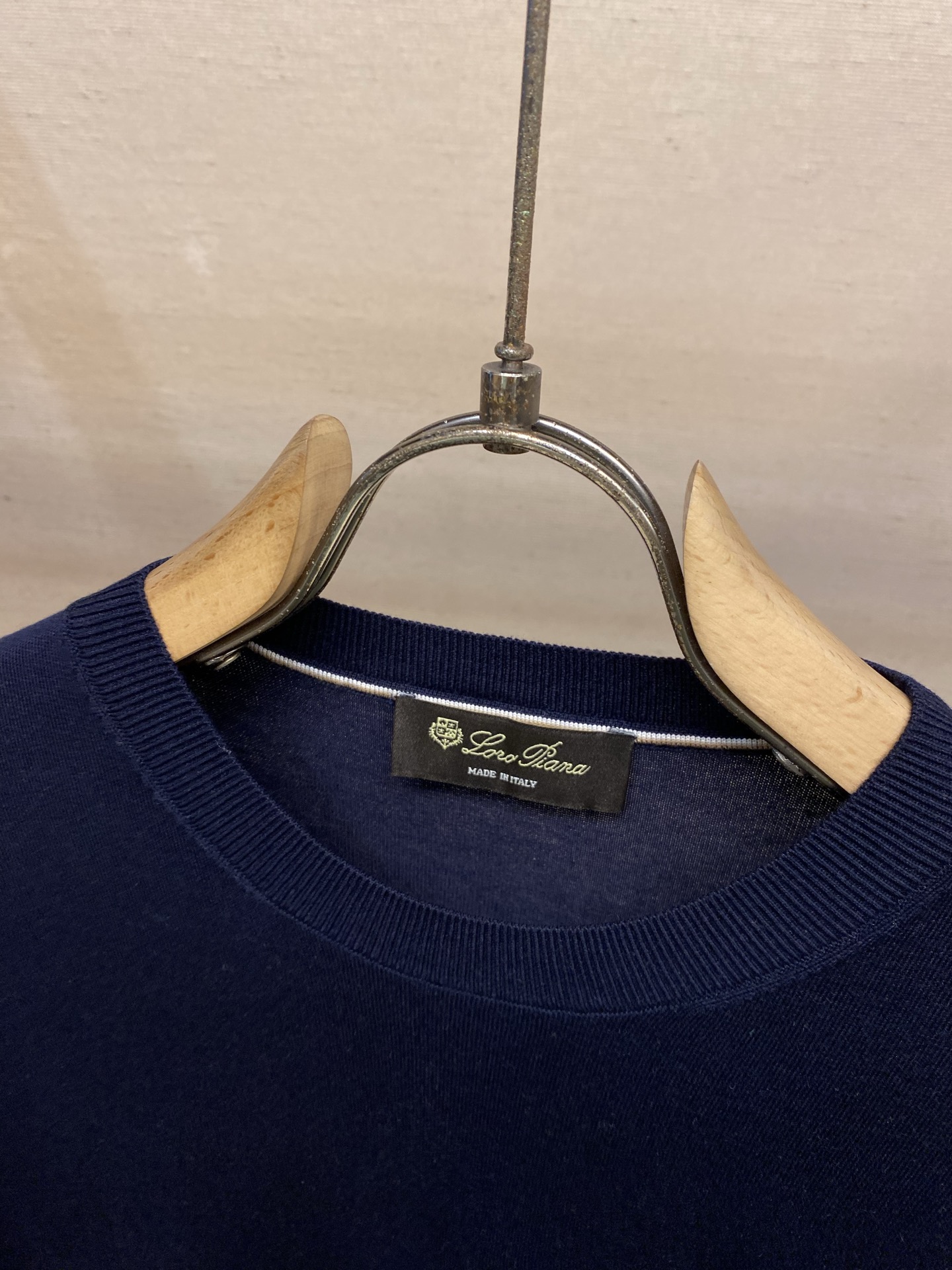 🌟🌟Loro Piana，圆领针织短袖T恤，采用高品质针织面料，柔软亲肤又透气，夏天穿超舒服 简约又有细