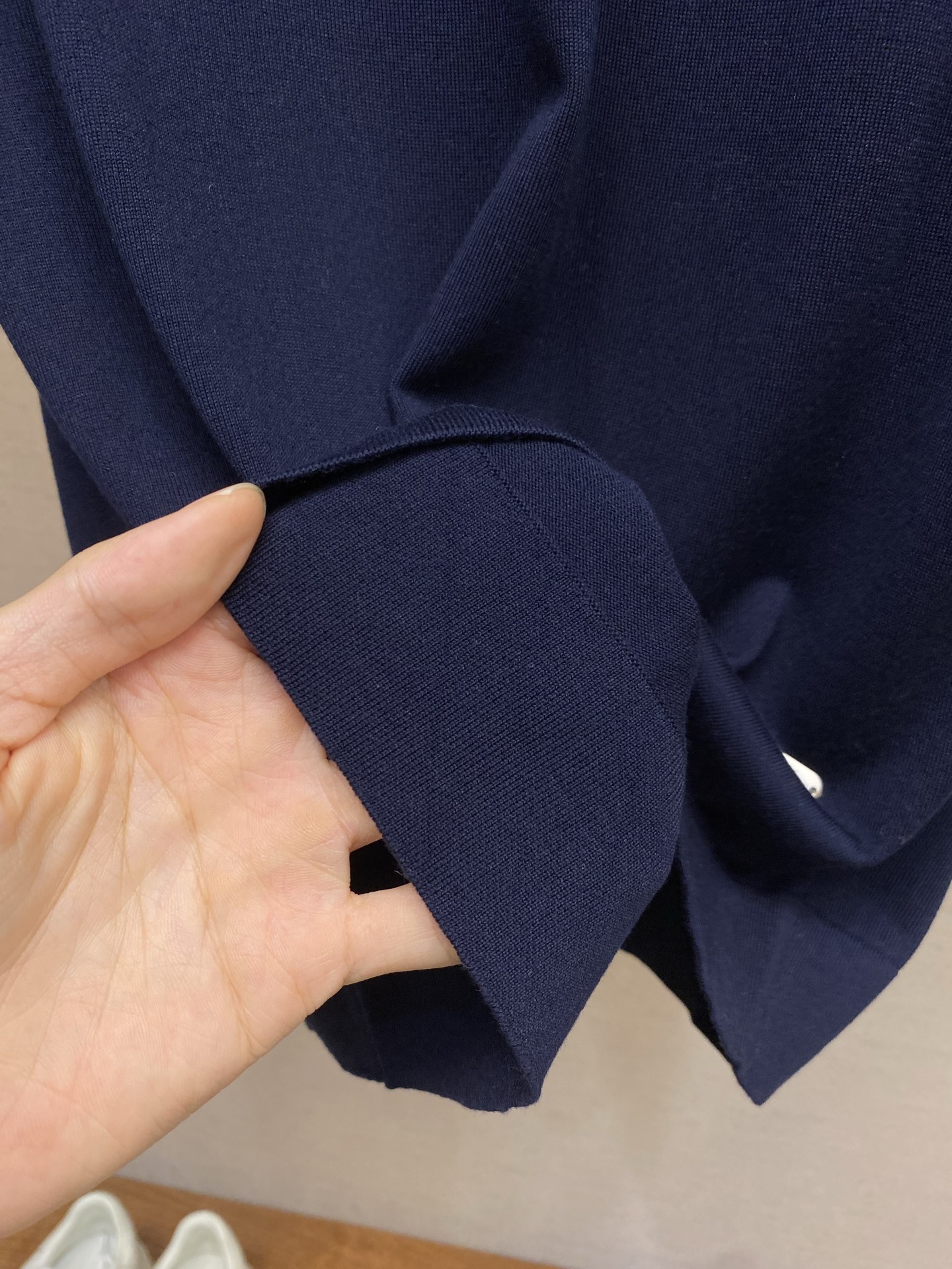 🌟🌟Loro Piana，圆领针织短袖T恤，采用高品质针织面料，柔软亲肤又透气，夏天穿超舒服 简约又有细