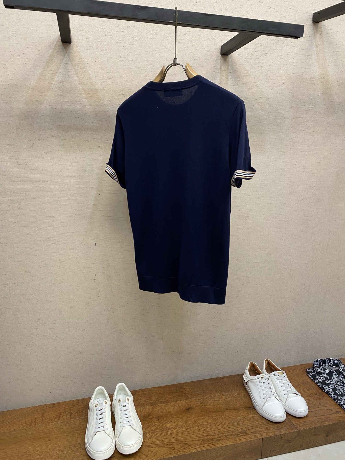 🌟🌟Loro Piana，圆领针织短袖T恤，采用高品质针织面料，柔软亲肤又透气，夏天穿超舒服 简约又有细
