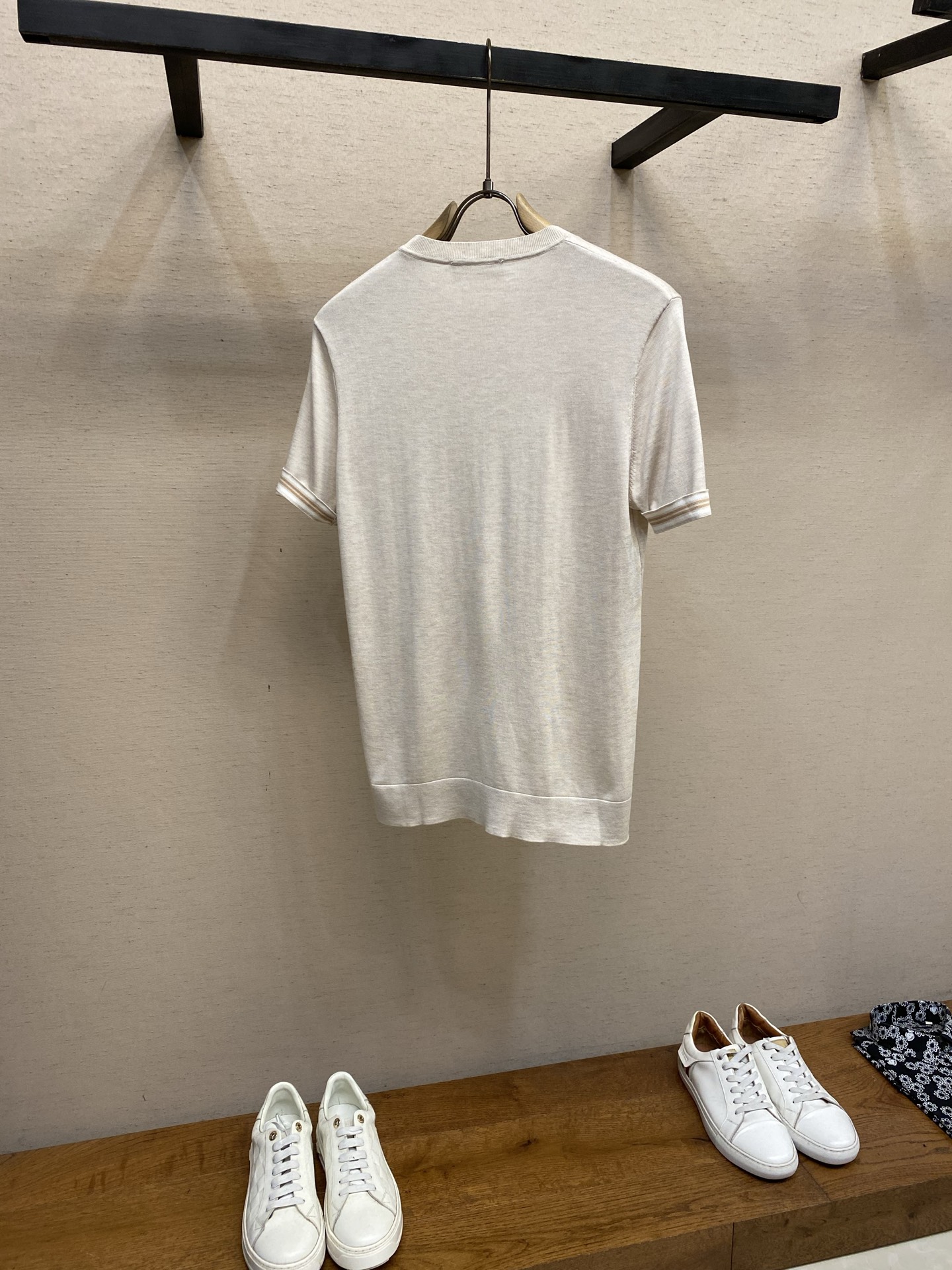 🌟🌟Loro Piana，圆领针织短袖T恤，采用高品质针织面料，柔软亲肤又透气，夏天穿超舒服 简约又有细