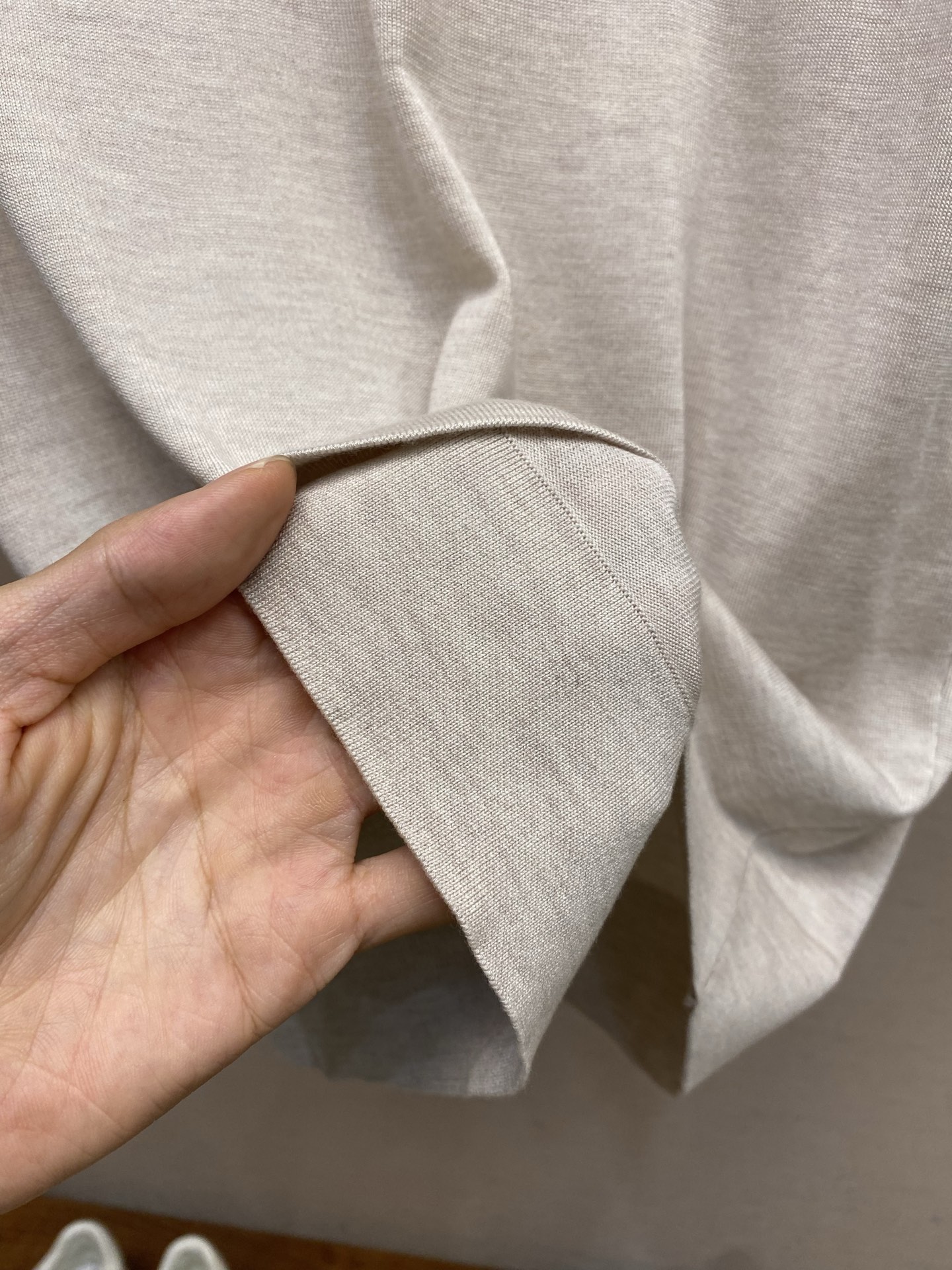 🌟🌟Loro Piana，圆领针织短袖T恤，采用高品质针织面料，柔软亲肤又透气，夏天穿超舒服 简约又有细