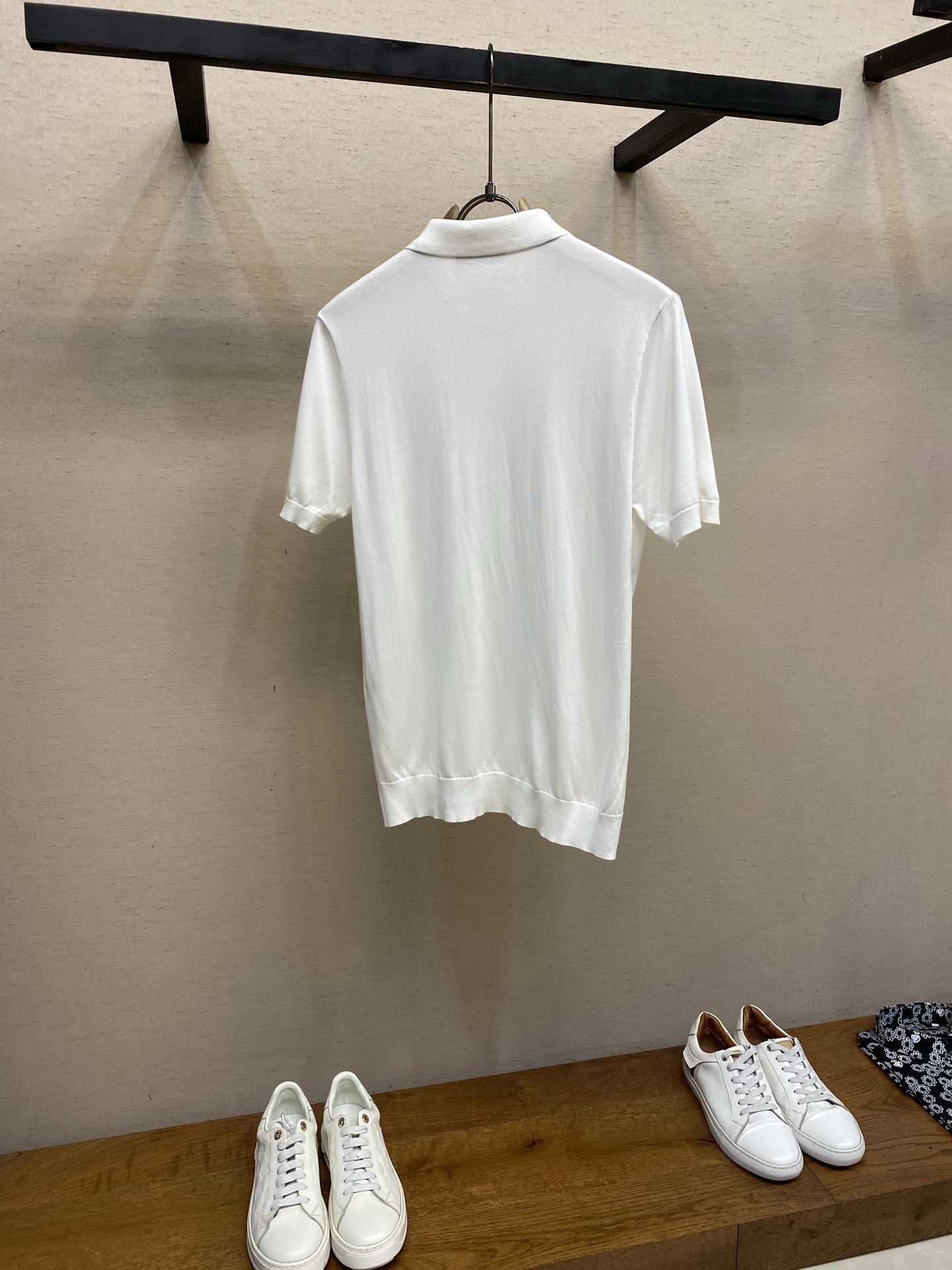 🌟🌟Prada，翻领Polo针织短袖T恤，采用高品质针织面料，柔软亲肤又透气，夏天穿超舒服 简约又有细节