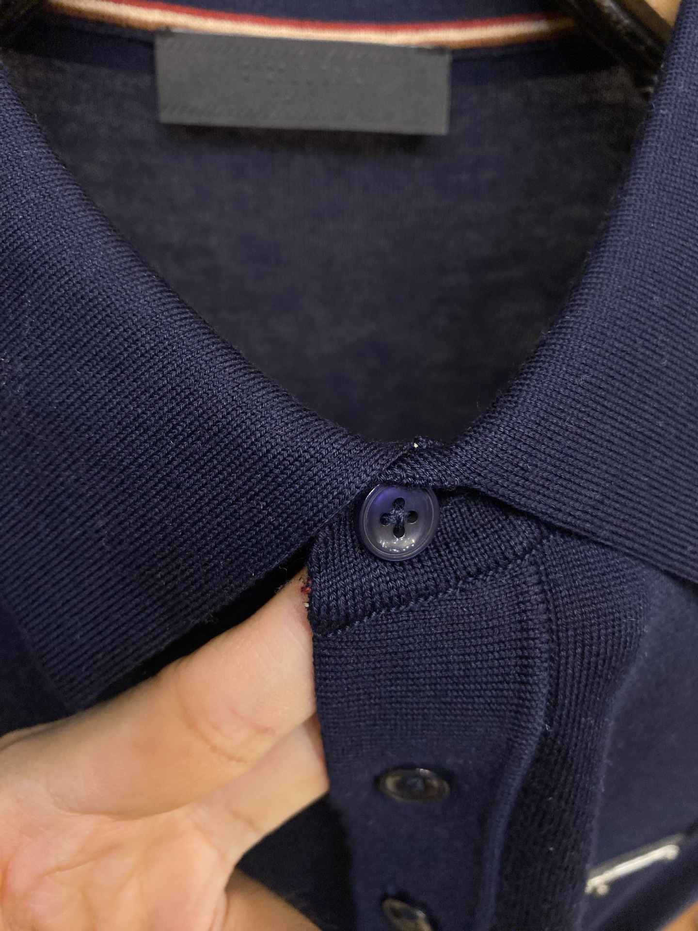 🌟🌟Prada，翻领Polo针织短袖T恤，采用高品质针织面料，柔软亲肤又透气，夏天穿超舒服 简约又有细节