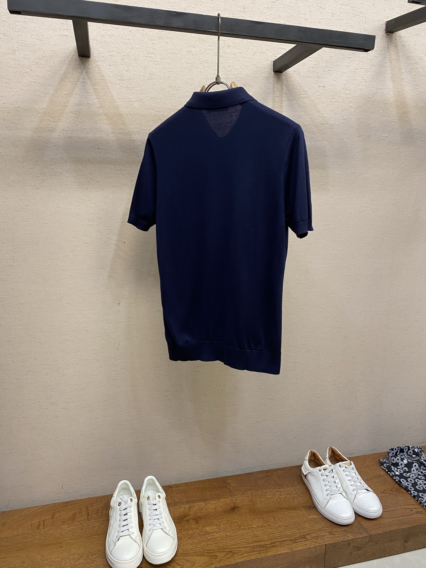 🌟🌟Prada，翻领Polo针织短袖T恤，采用高品质针织面料，柔软亲肤又透气，夏天穿超舒服 简约又有细节