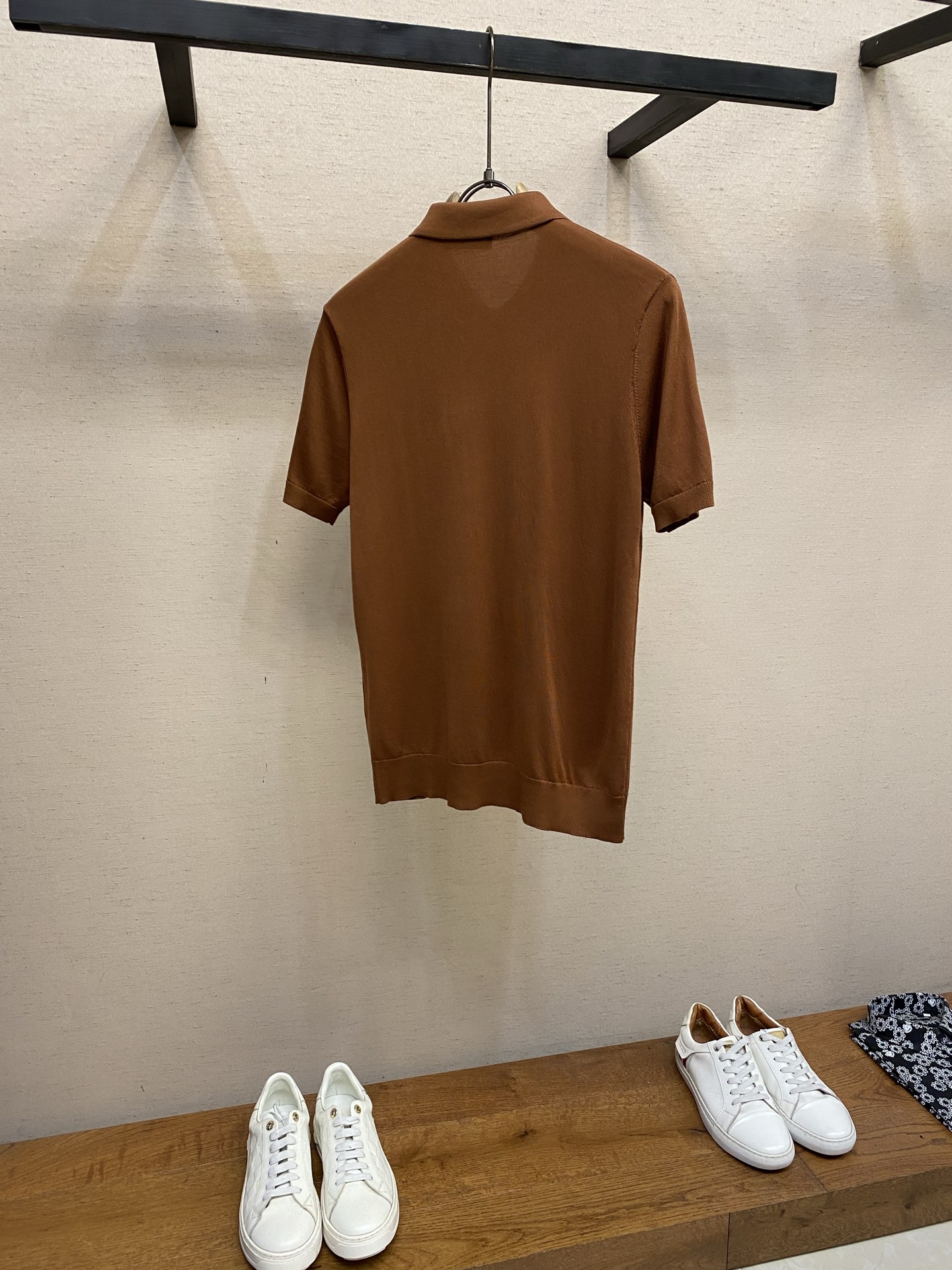 🌟🌟Prada，翻领Polo针织短袖T恤，采用高品质针织面料，柔软亲肤又透气，夏天穿超舒服 简约又有细节