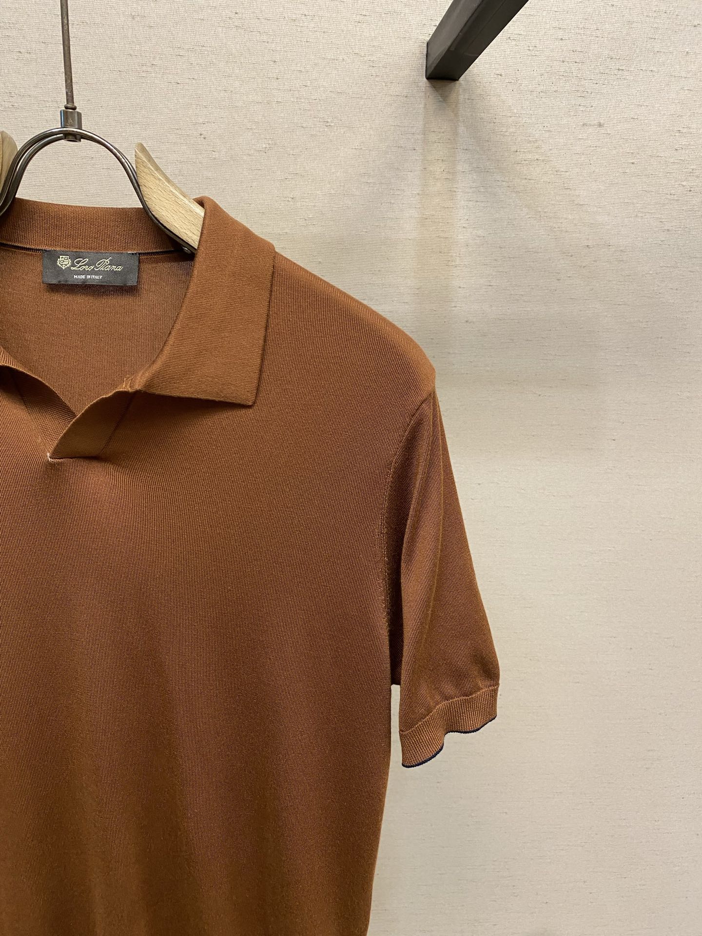 🌟🌟Loro Piana，海鸥领Polo针织短袖T恤，采用高品质针织面料，柔软亲肤又透气，夏天穿超舒服 