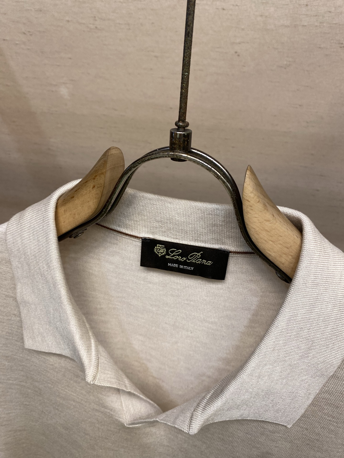 🌟🌟Loro Piana，海鸥领Polo针织短袖T恤，采用高品质针织面料，柔软亲肤又透气，夏天穿超舒服 