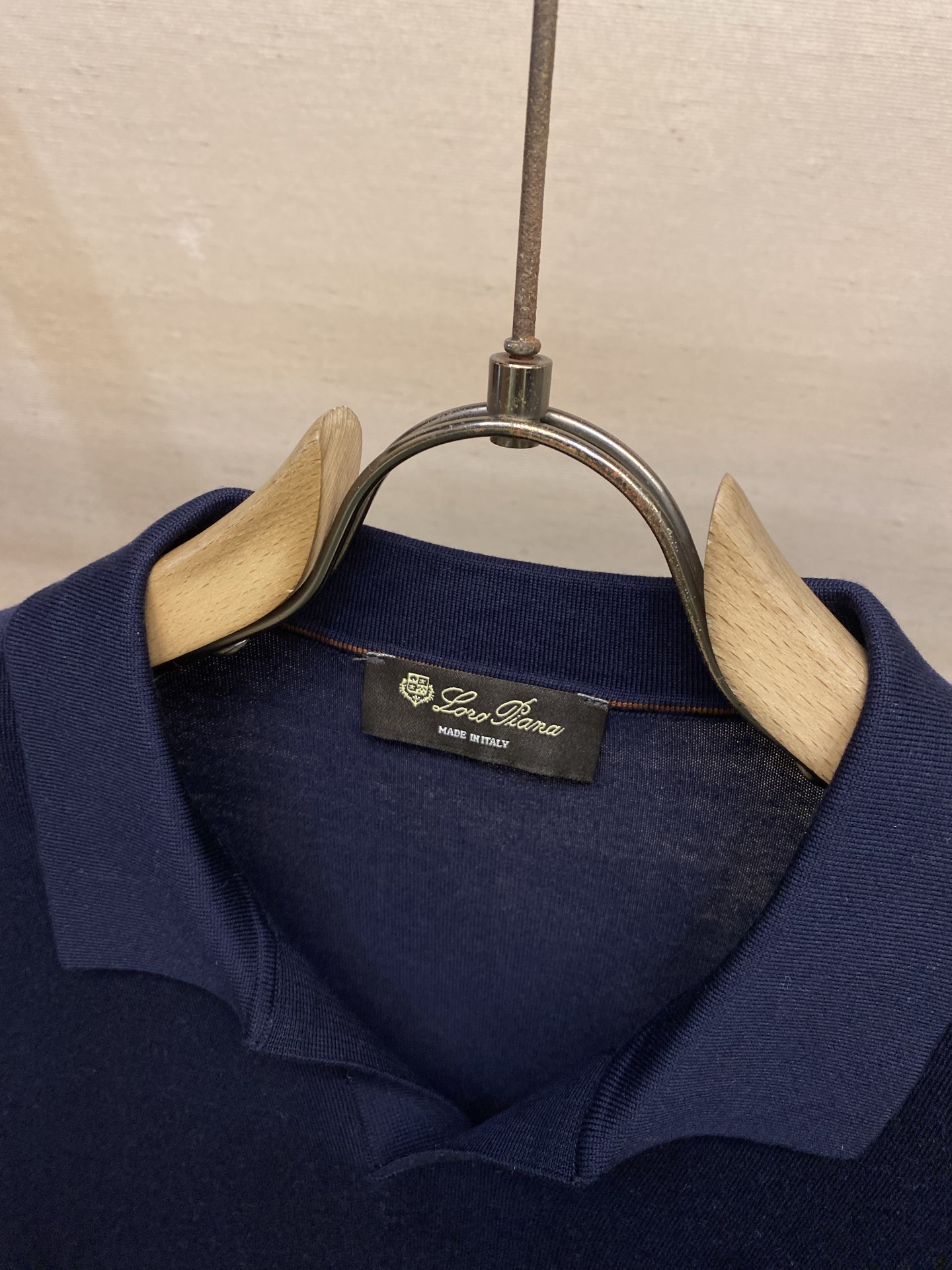 🌟🌟Loro Piana，海鸥领Polo针织短袖T恤，采用高品质针织面料，柔软亲肤又透气，夏天穿超舒服 