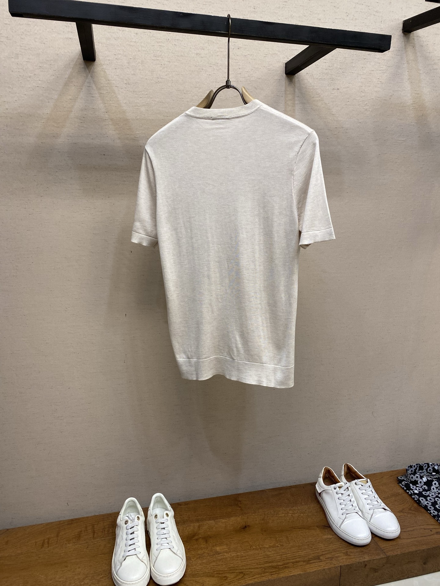 🌟🌟Dior，圆领针织短袖T恤，采用高品质针织面料，柔软亲肤又透气，夏天穿超舒服 简约又有细节感，法式慵