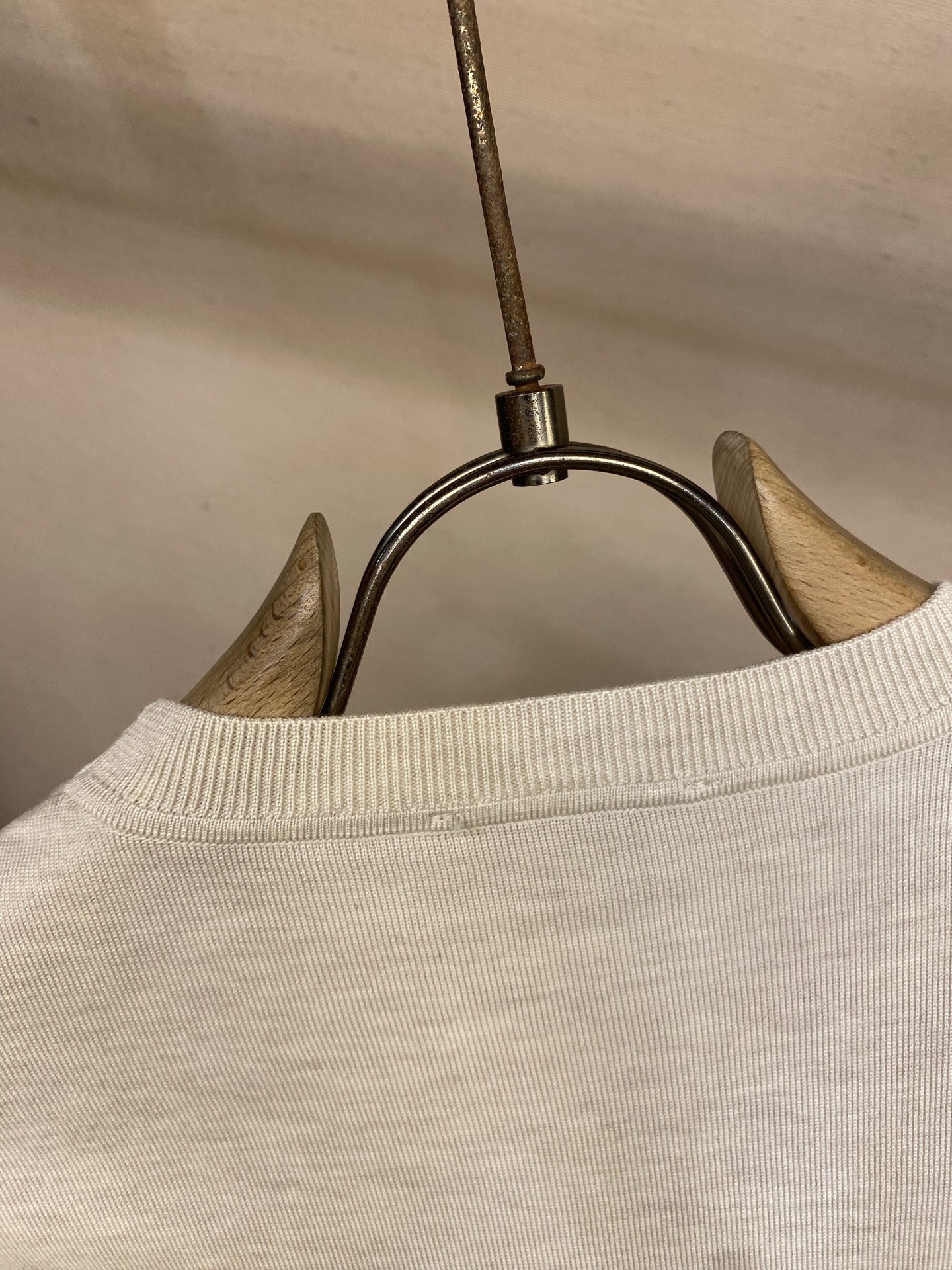 🌟🌟Dior，圆领针织短袖T恤，采用高品质针织面料，柔软亲肤又透气，夏天穿超舒服 简约又有细节感，法式慵