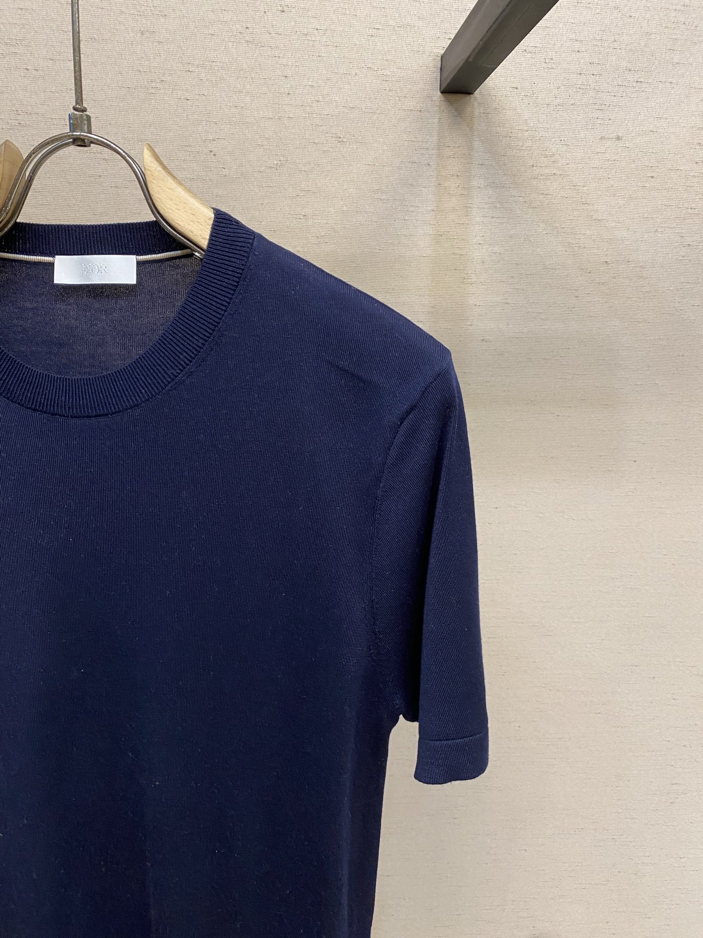 🌟🌟Dior，圆领针织短袖T恤，采用高品质针织面料，柔软亲肤又透气，夏天穿超舒服 简约又有细节感，法式慵