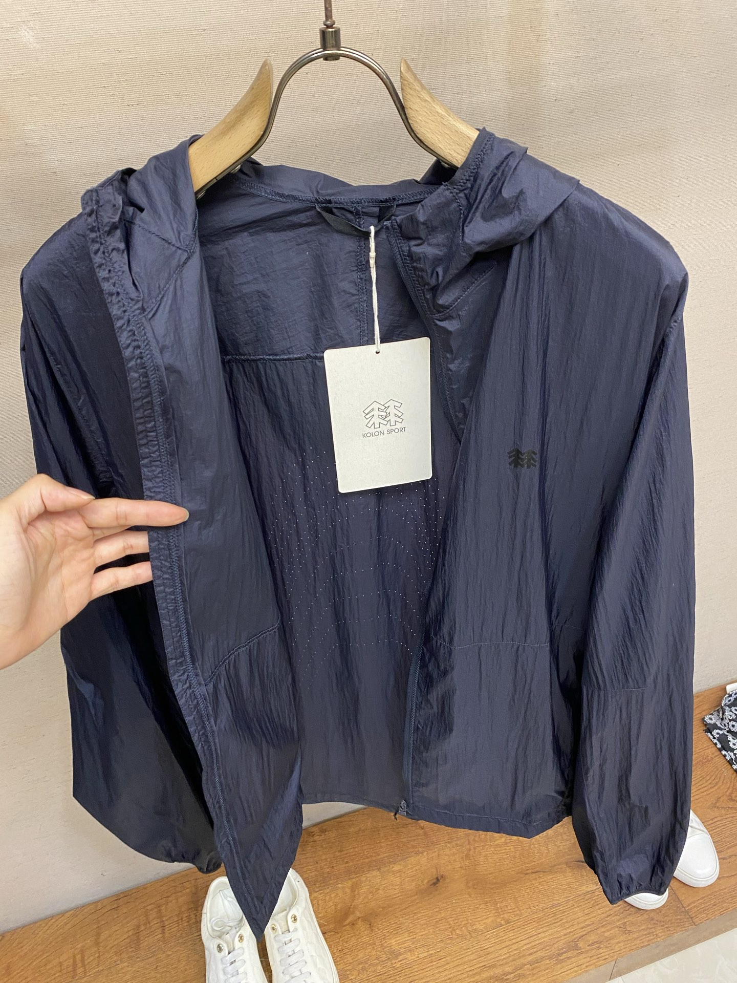 🌟🌟春夏新品 休闲防晒服，夏日外出旅游必备！能有效的抵挡紫外线，使你的肌肤不会受到伤害。非常轻薄，夏天穿