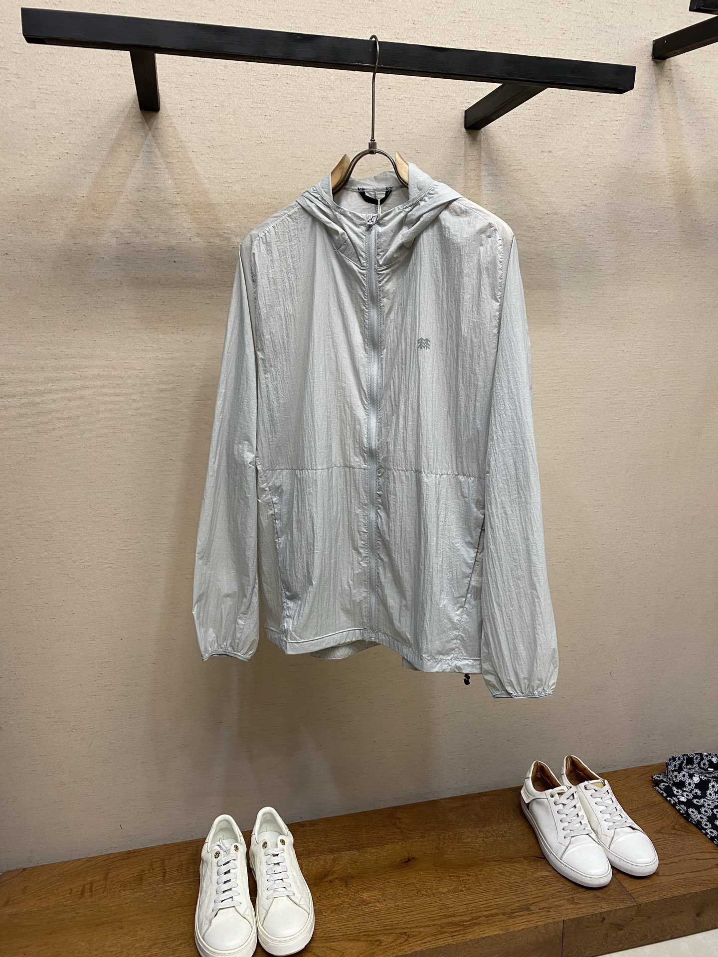 🌟🌟春夏新品 休闲防晒服，夏日外出旅游必备！能有效的抵挡紫外线，使你的肌肤不会受到伤害。非常轻薄，夏天穿