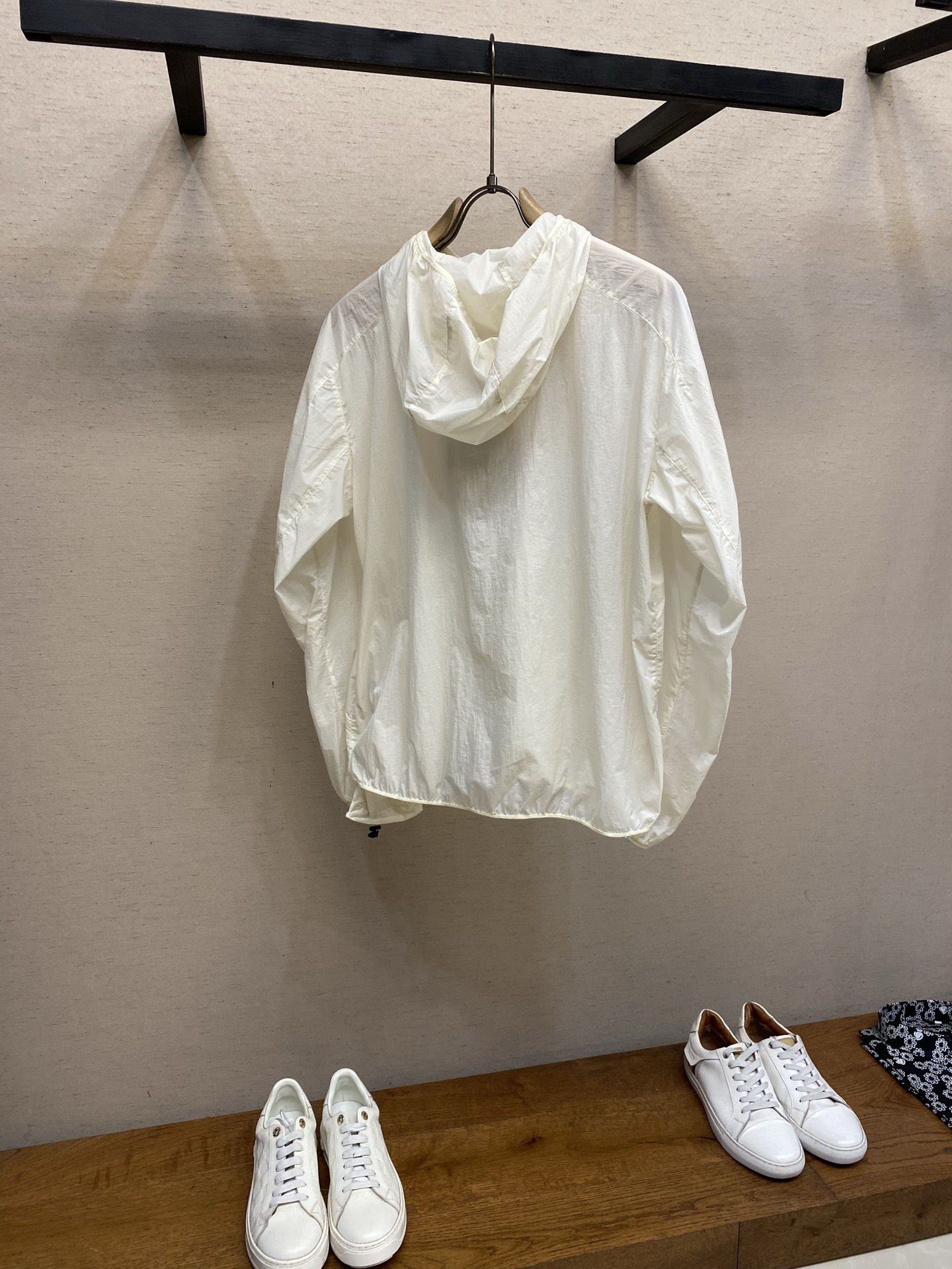 🌟🌟【女款】春夏新品 休闲防晒服，夏日外出旅游必备！能有效的抵挡紫外线，使你的肌肤不会受到伤害。非常轻薄
