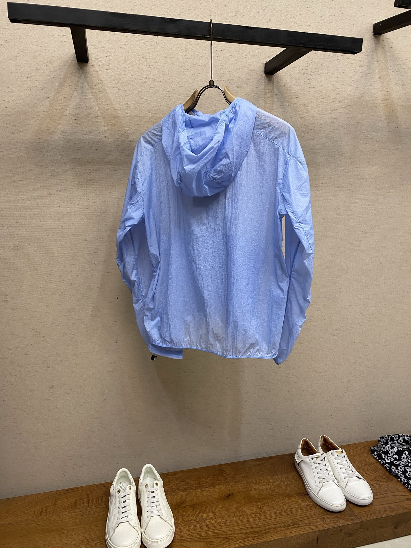 🌟🌟【女款】春夏新品 休闲防晒服，夏日外出旅游必备！能有效的抵挡紫外线，使你的肌肤不会受到伤害。非常轻薄