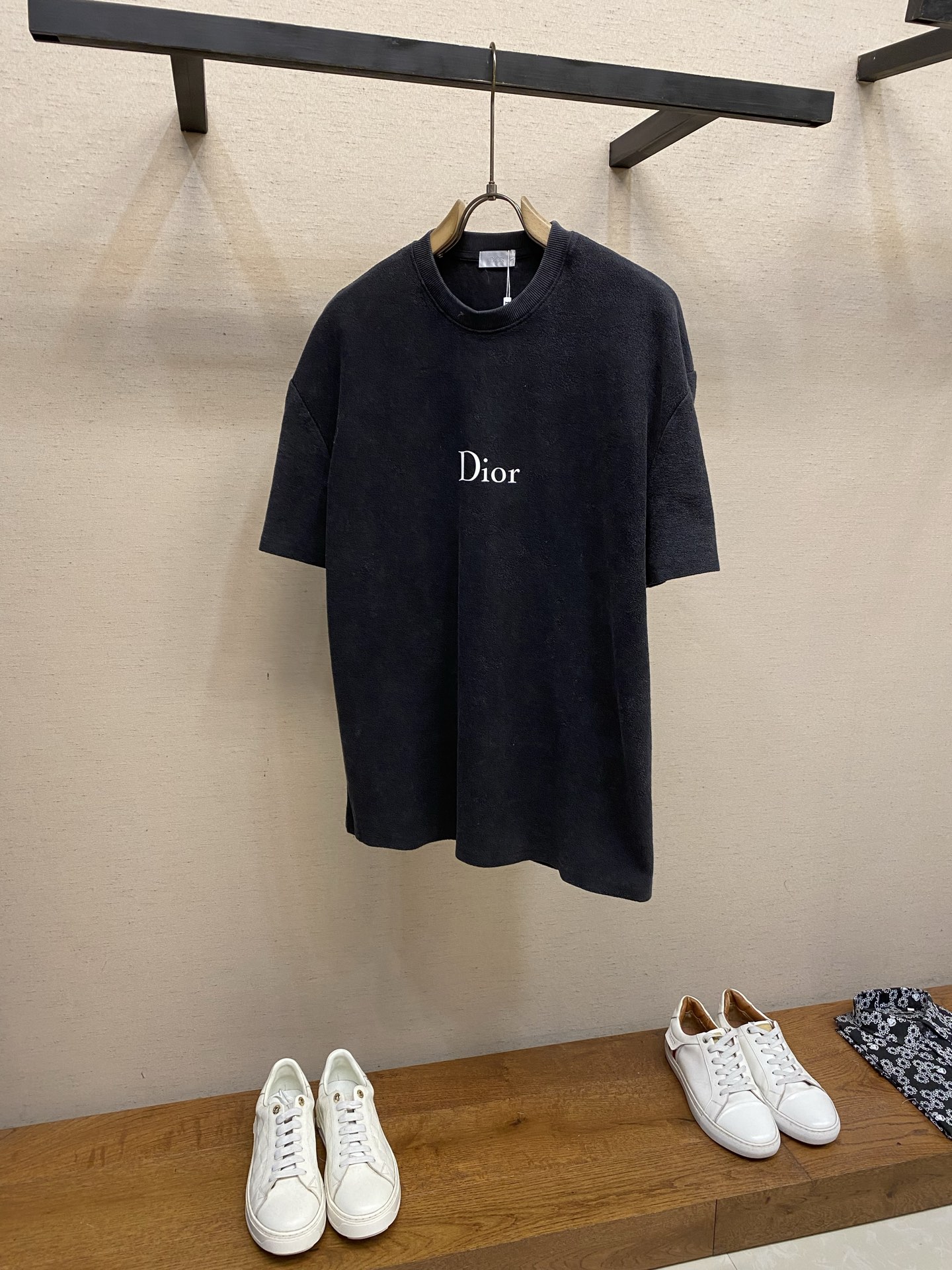 🌟🌟Dior，CD小迪做旧双面毛巾短袖T恤｜复古慵懒奢感单品甄选双面毛巾针织面料，表层细腻做旧磨毛质感，
